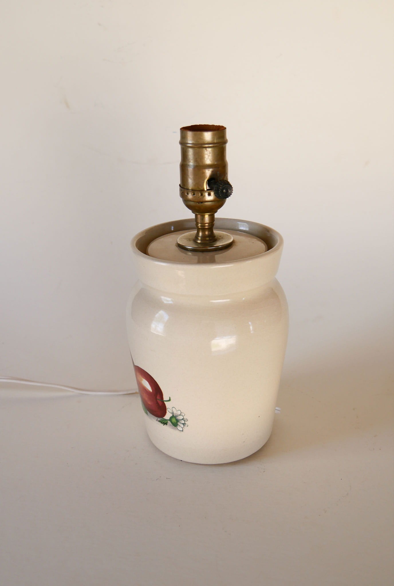 Vintage Apple Painted Table Lamp, Vintage Kitchen Lamp, Vintage Cottage Lighting, Vintage Cottage Kitchen Lamp, VIntage Apple Lamp, Vintage Apple Decor, Vintage APple Stoneware Lamp