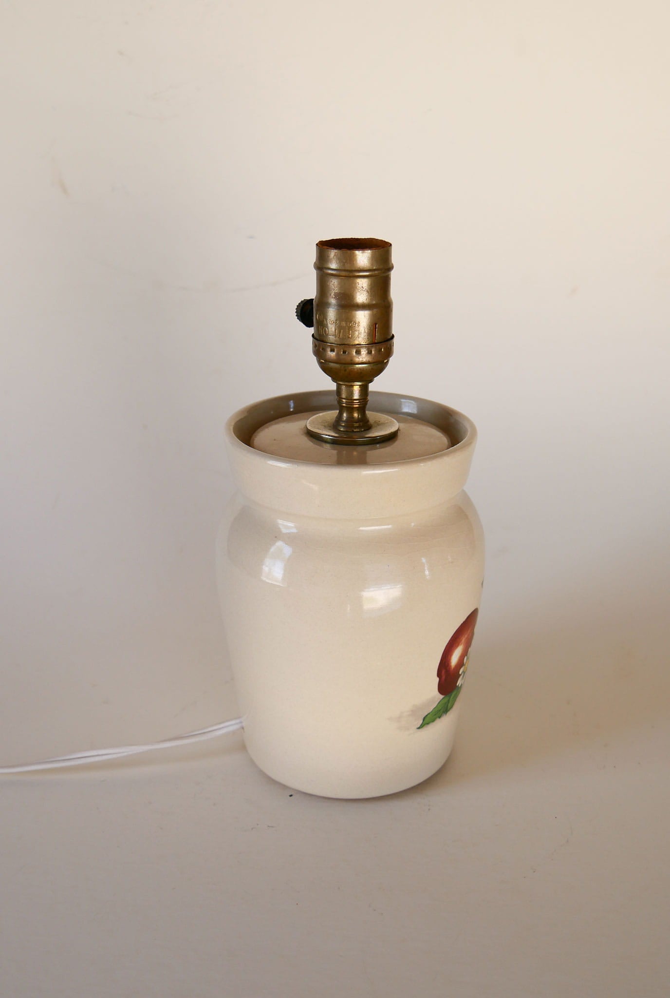 Vintage Apple Painted Table Lamp, Vintage Kitchen Lamp, Vintage Cottage Lighting, Vintage Cottage Kitchen Lamp, VIntage Apple Lamp, Vintage Apple Decor, Vintage APple Stoneware Lamp