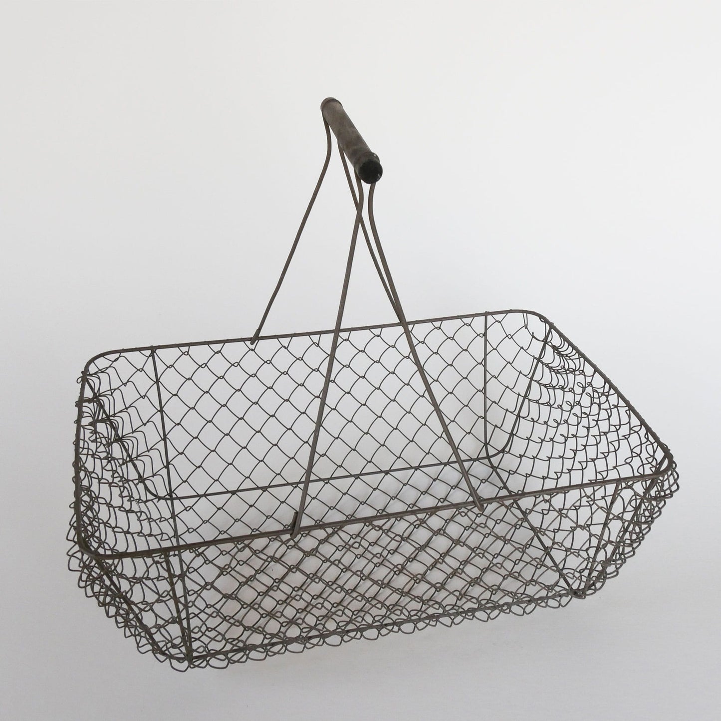 Vintage Chicken Wire Handle Gathering Basket, Vintage Wire Egg Basket, Vintage Wire Basket, Vintage Wire Gathering Basket, Vintage Egg Basket, Vintage Wire Egg Basket, Vintage Egg Basket