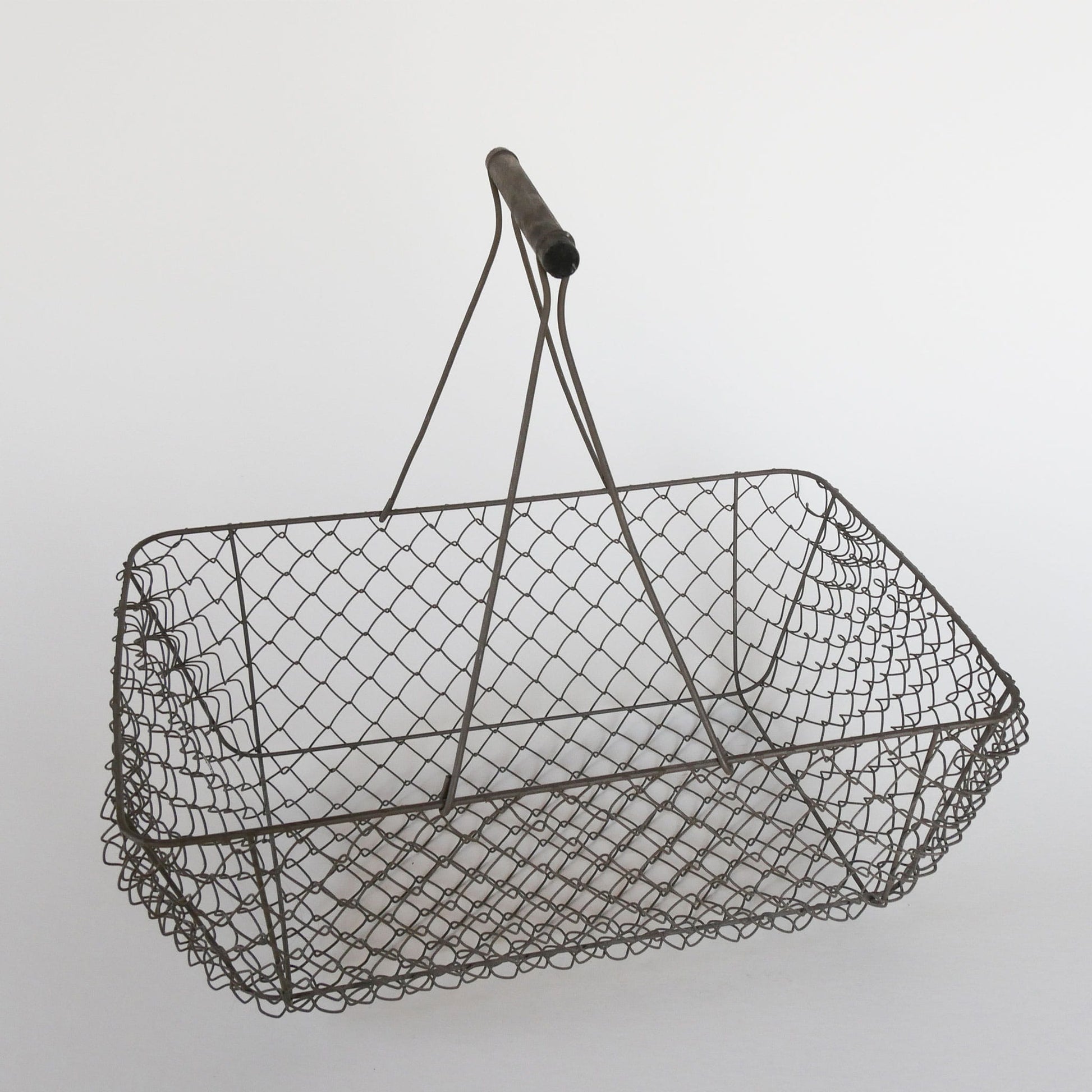 Vintage Chicken Wire Handle Gathering Basket, Vintage Wire Egg Basket, Vintage Wire Basket, Vintage Wire Gathering Basket, Vintage Egg Basket, Vintage Wire Egg Basket, Vintage Egg Basket