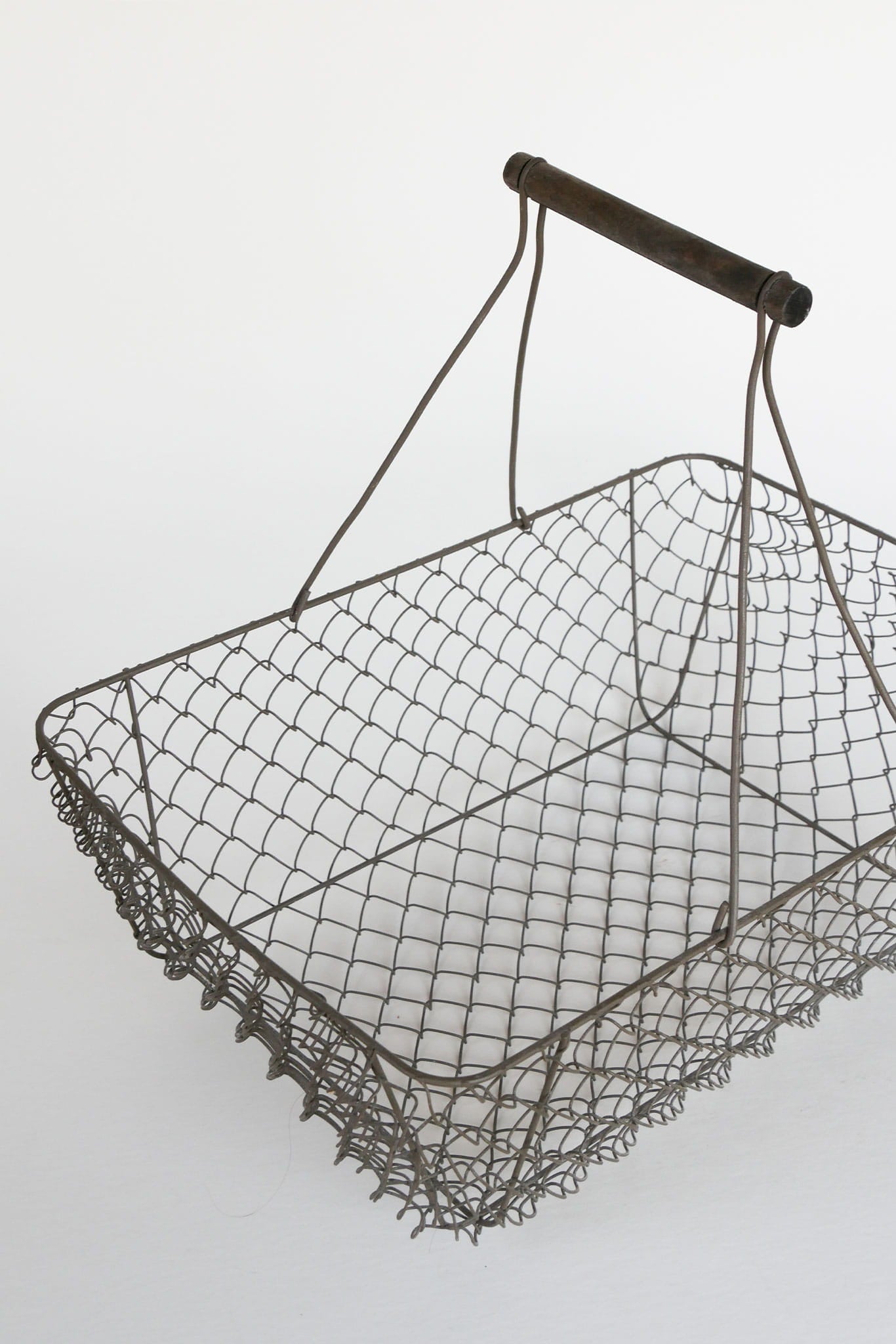 Vintage Chicken Wire Handle Gathering Basket, Vintage Wire Egg Basket, Vintage Wire Basket, Vintage Wire Gathering Basket, Vintage Egg Basket, Vintage Wire Egg Basket, Vintage Egg Basket