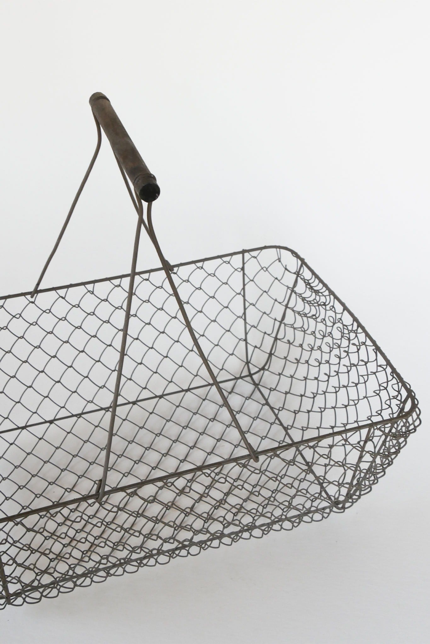 Vintage Chicken Wire Handle Gathering Basket, Vintage Wire Egg Basket, Vintage Wire Basket, Vintage Wire Gathering Basket, Vintage Egg Basket, Vintage Wire Egg Basket, Vintage Egg Basket