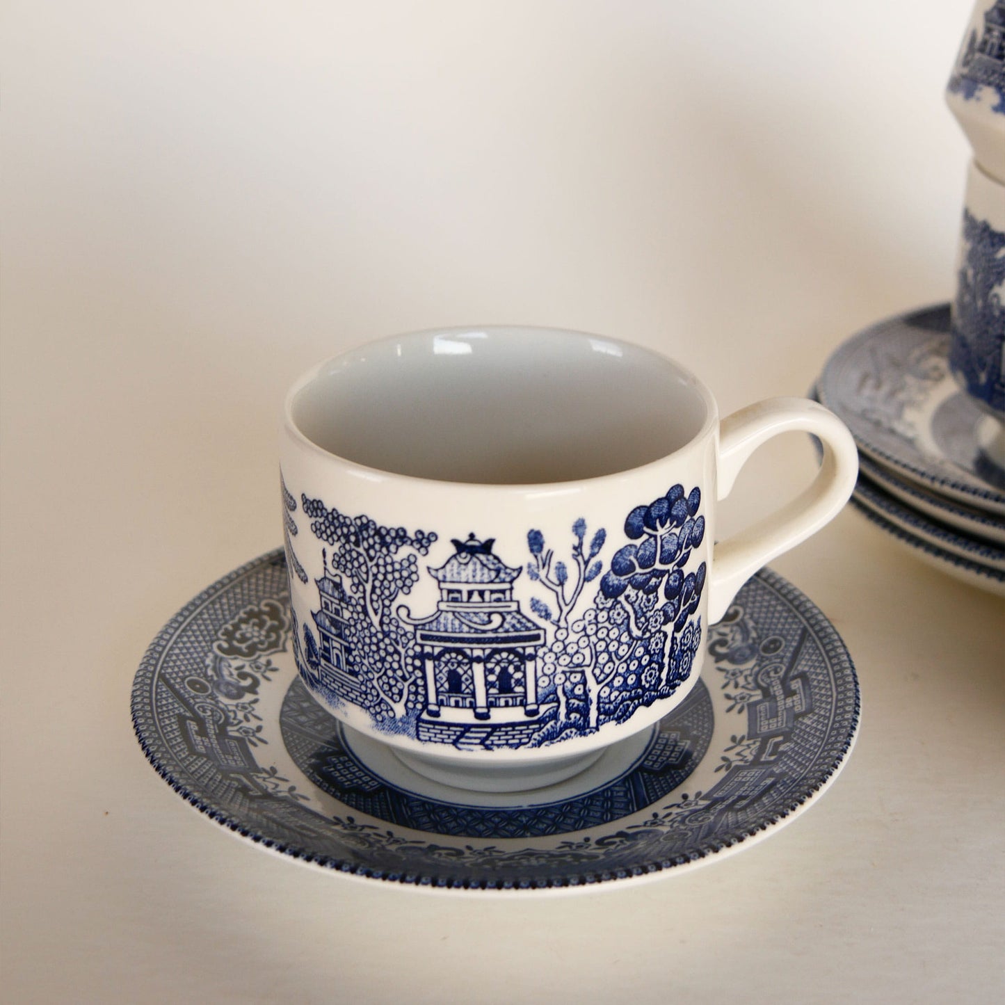 Vintage Churchill Blue Willow Teacups and Saucers, Set of 5, Blue and White Teacups and Sacuers, Vintage Blue and White Trasferware, Vintage Blue and White Teacup Set, Vintage Churchill Teacups, Vintage Teacups