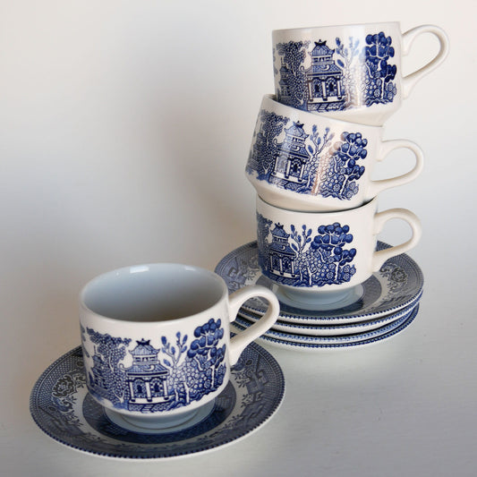 Vintage Churchill Blue Willow Teacups and Saucers, Set of 5, Blue and White Teacups and Sacuers, Vintage Blue and White Trasferware, Vintage Blue and White Teacup Set, Vintage Churchill Teacups, Vintage Teacups