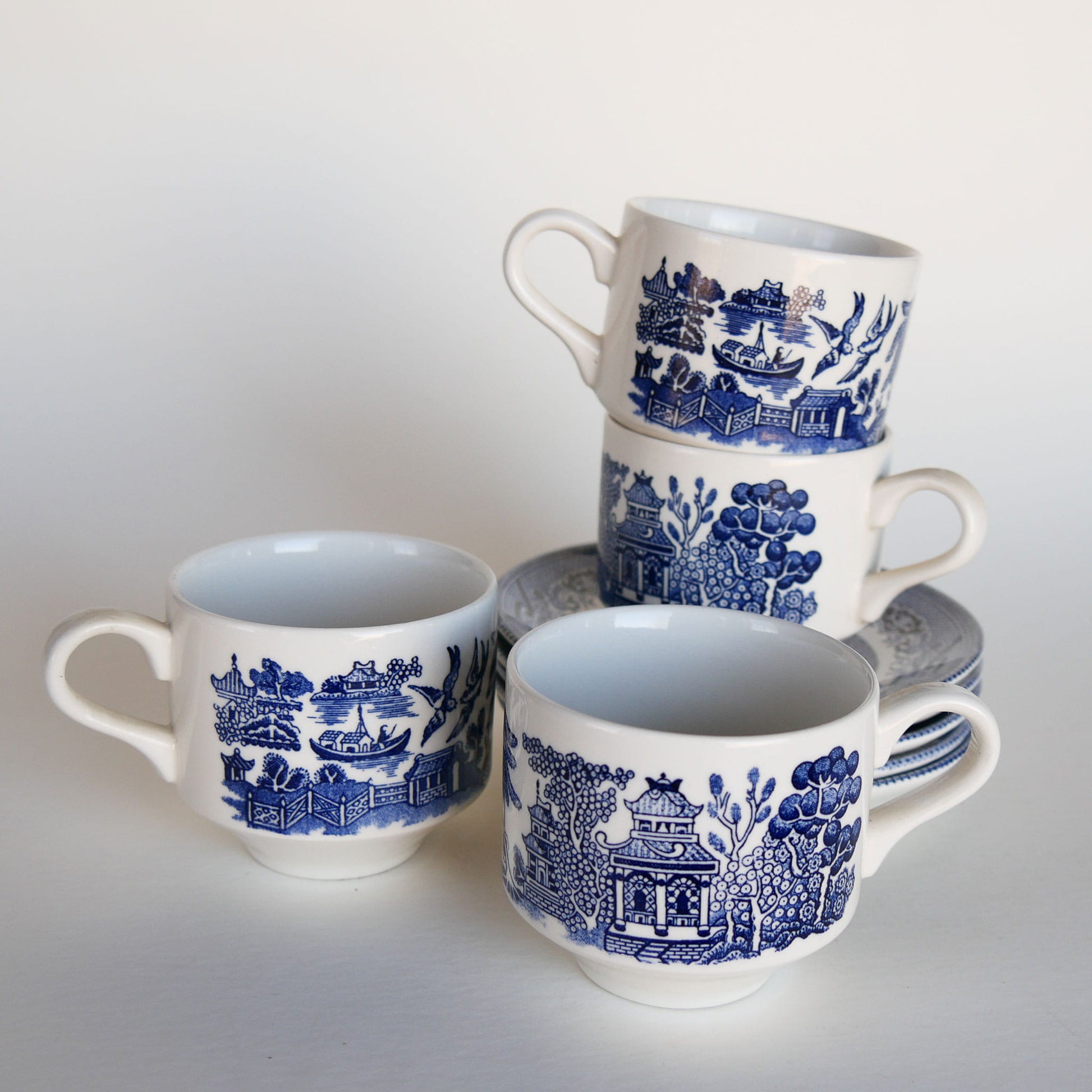 Vintage Churchill Blue Willow Teacups and Saucers, Set of 5, Blue and White Teacups and Sacuers, Vintage Blue and White Trasferware, Vintage Blue and White Teacup Set, Vintage Churchill Teacups, Vintage Teacups