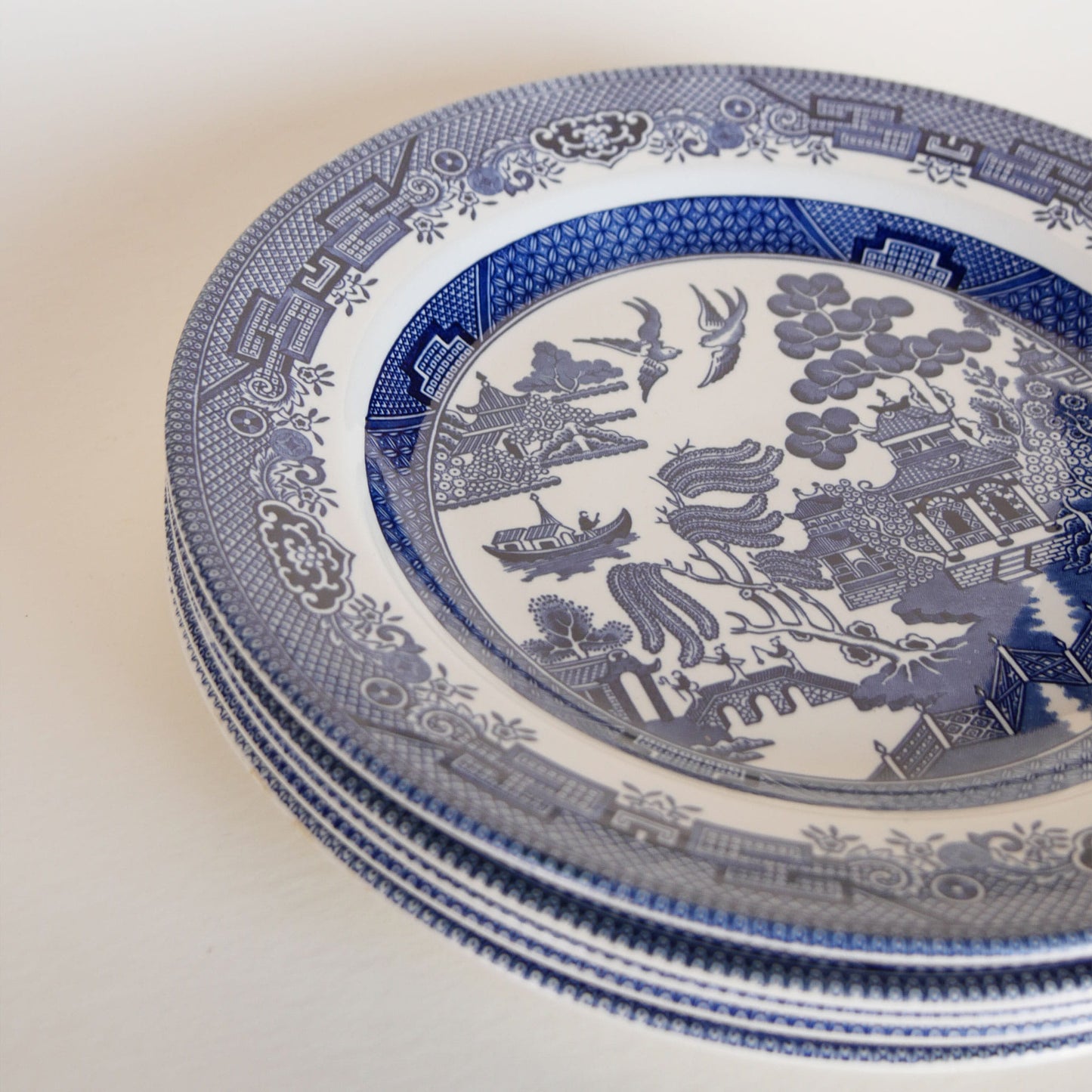 Vintage Churchill Blue Willow Dinner Plates, Set of 5, Vintage Blue and White Plate Set, Vintage Blue and White Collection, Decorative Blue and White Plates, Vintage Blue and White Plate Wall, Vintage Gallery Plate Wall, Vintage Wall Decor