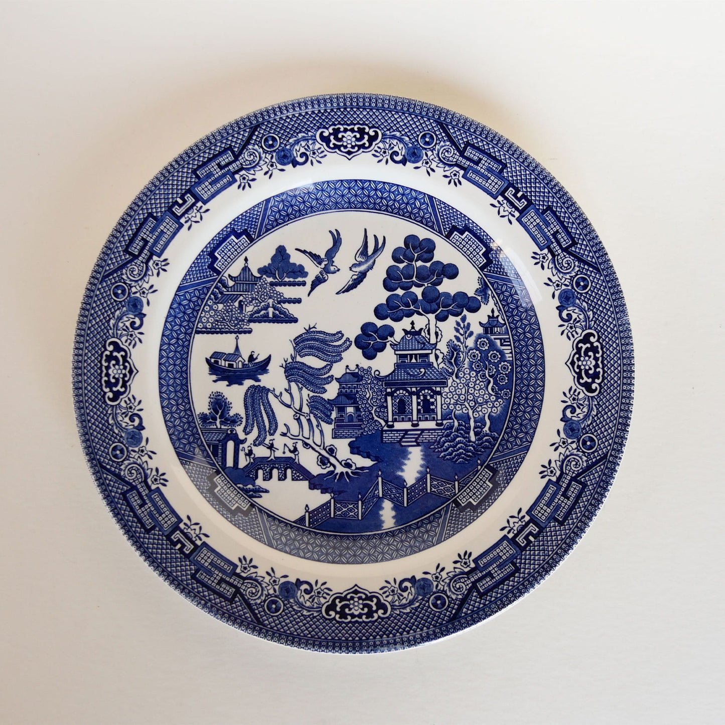 Vintage Churchill Blue Willow Dinner Plates, Set of 5, Vintage Blue and White Plate Set, Vintage Blue and White Collection, Decorative Blue and White Plates, Vintage Blue and White Plate Wall, Vintage Gallery Plate Wall, Vintage Wall Decor