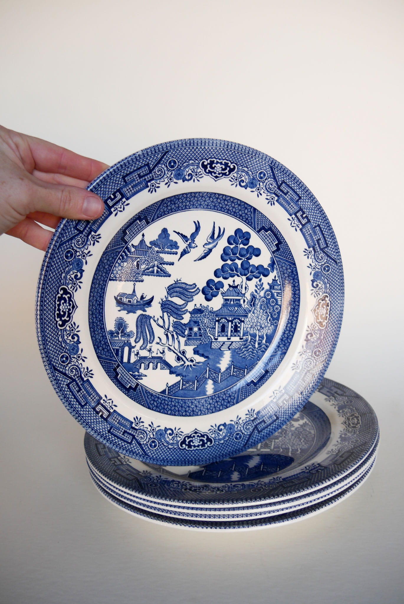 Vintage Churchill Blue Willow Dinner Plates, Set of 5, Vintage Blue and White Plate Set, Vintage Blue and White Collection, Decorative Blue and White Plates, Vintage Blue and White Plate Wall, Vintage Gallery Plate Wall, Vintage Wall Decor