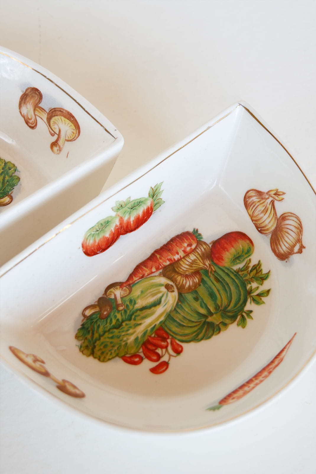Vintage Ceramic Vegetable Condiment Tray with Wicker Basket, Vintage Vegetable Tray, Vintage Condiment Tray and Basket, VIntage Cottagecore Kitchen Decor, Vintage Cottage Kitchen Decor, Vintage Farmhouse Kitchen Decor