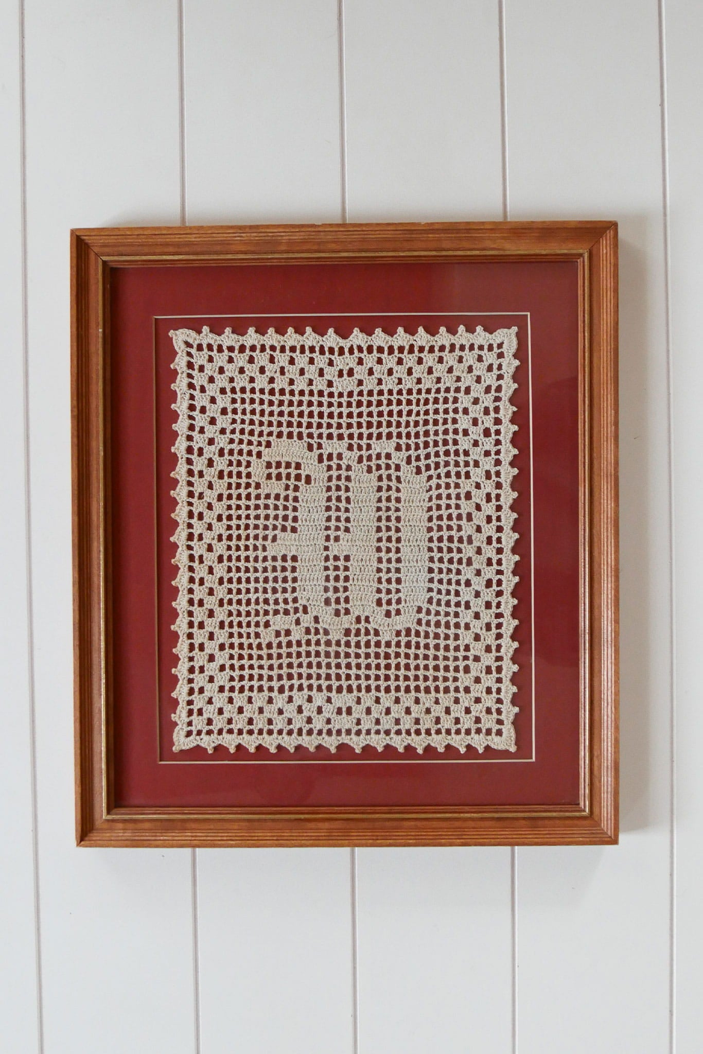 Vintage Framed 'W' Letter Doily, Cottagecore Wall Decor, Letter W Doily, Letter W Vintage Decor, Vintage Doily Decor, Vintage Wall DEcor, Vintage COttage Wall Decor