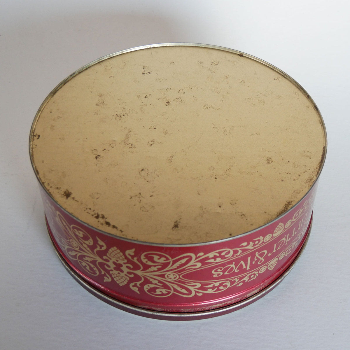 Vintage Currier & Ives Round Tin, Earky Winter Scene, Currier and Ives Early Winter Scene, Vintage Currier and Ives, Currier and Ives Winter DEcor, Vintage Currier and Ives Holiday DEcor