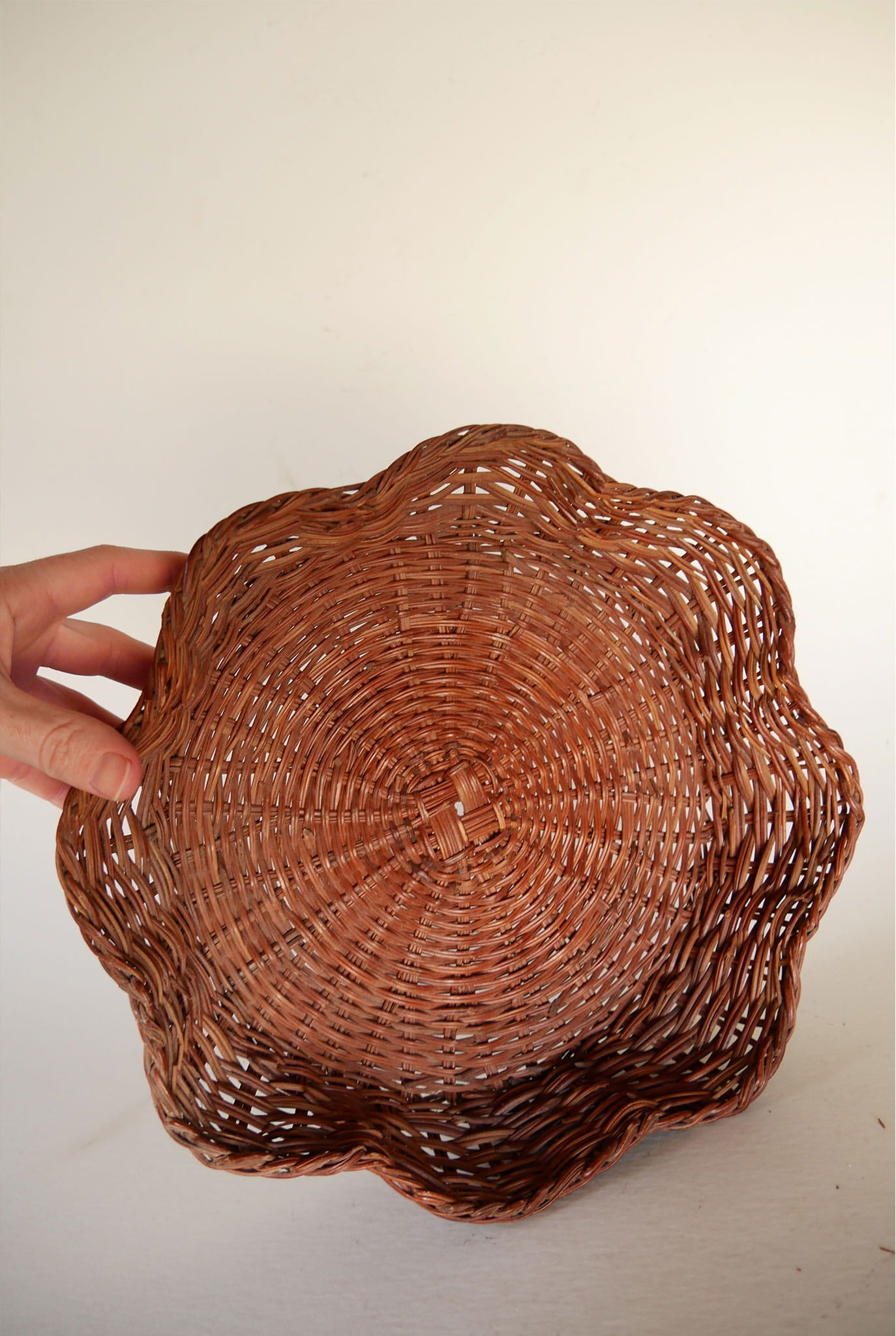 Vintage Wicker Basket with Scallop Edge, Vintage Flower Basket, Vintage Rattan Basket, VIntage Handled Basket, VIntage Boho Basket Wall, Vintage Wicker Pan Basket, VIntage Boho Basket Wall, Vintage Basket Gallery Wall, Vintage Farmhouse Basket