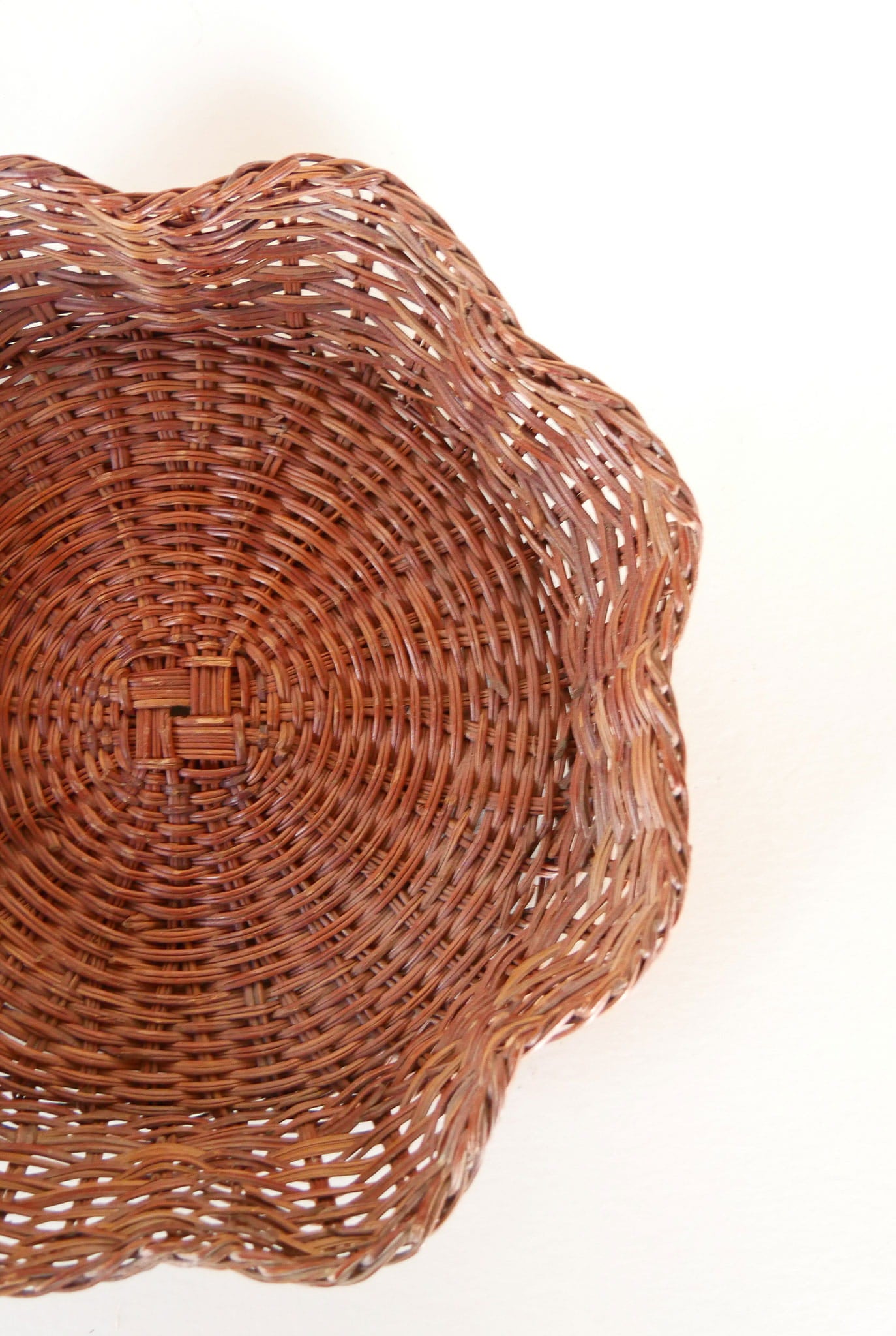 Vintage Wicker Basket with Scallop Edge, Vintage Flower Basket, Vintage Rattan Basket, VIntage Handled Basket, VIntage Boho Basket Wall, Vintage Wicker Pan Basket, VIntage Boho Basket Wall, Vintage Basket Gallery Wall, Vintage Farmhouse Basket