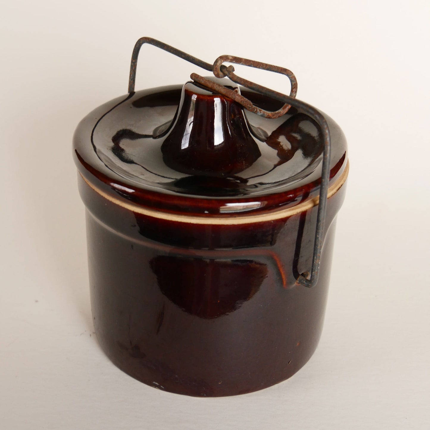 Large Vintage Dark Brown Glazed Butter Crock with Metal Fastener, Vintage Farmhouse Stoneware, Vintage Brown Salt Glaze Crock, Vintage Stoneware Crock, Primitive Brown Crock, Vintage Brown Stoneware Jar and Lid, Vintage Home Decor