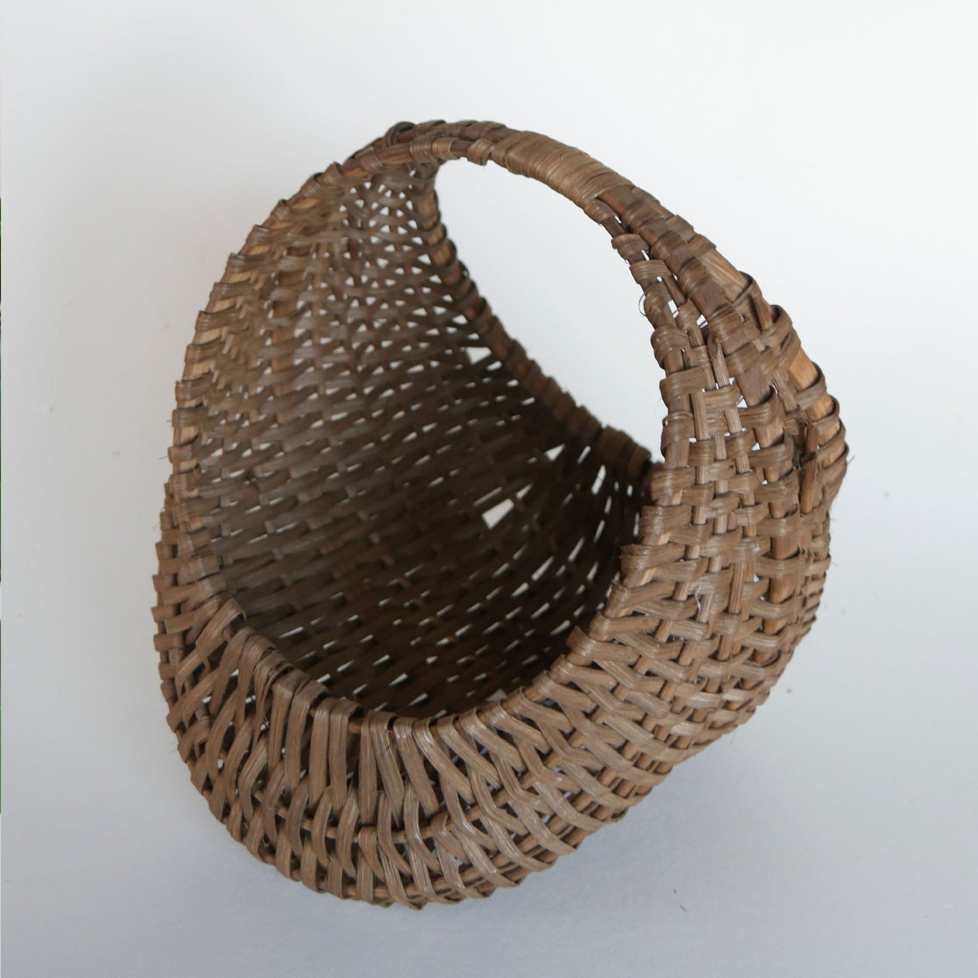 Vintage Dark Brown Buttocks Basket, Vintage Wicker Basket with Handle, Vintage Gathering Basket