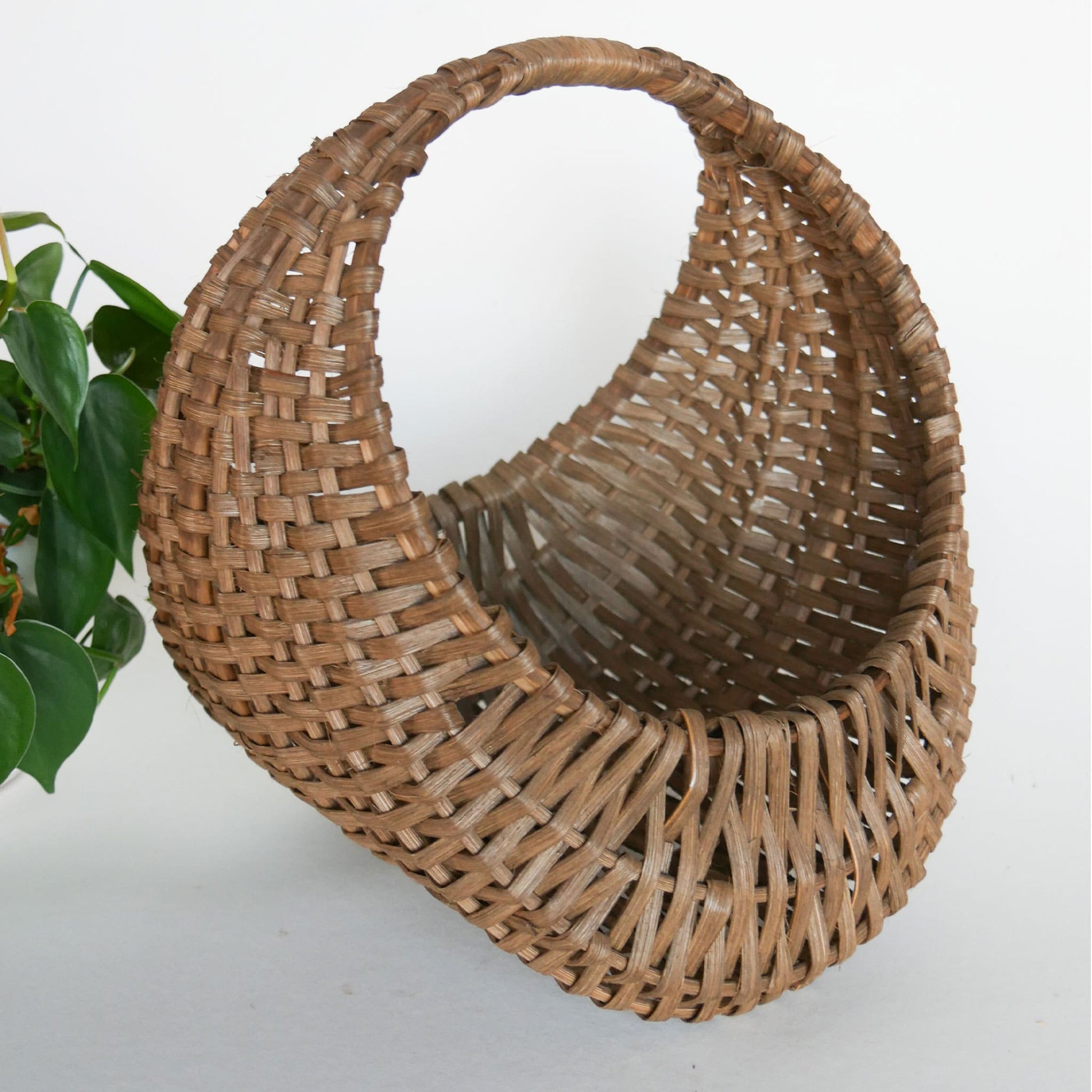 Vintage Dark Brown Buttocks Basket, Vintage Wicker Basket with Handle, Vintage Gathering Basket