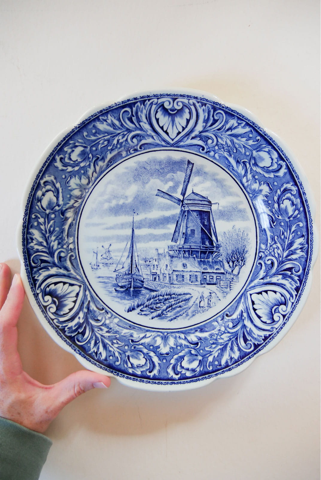 Vintage-Delft-Windmill-Decorative-Plate, DElft Plate Wall, Windmill Plate Wall, Vintage Delft Decor, Vintage BLue White Windmill DEcor, Vintage Cottage Windmill Decor, Vintage Blue and White Plate Wall