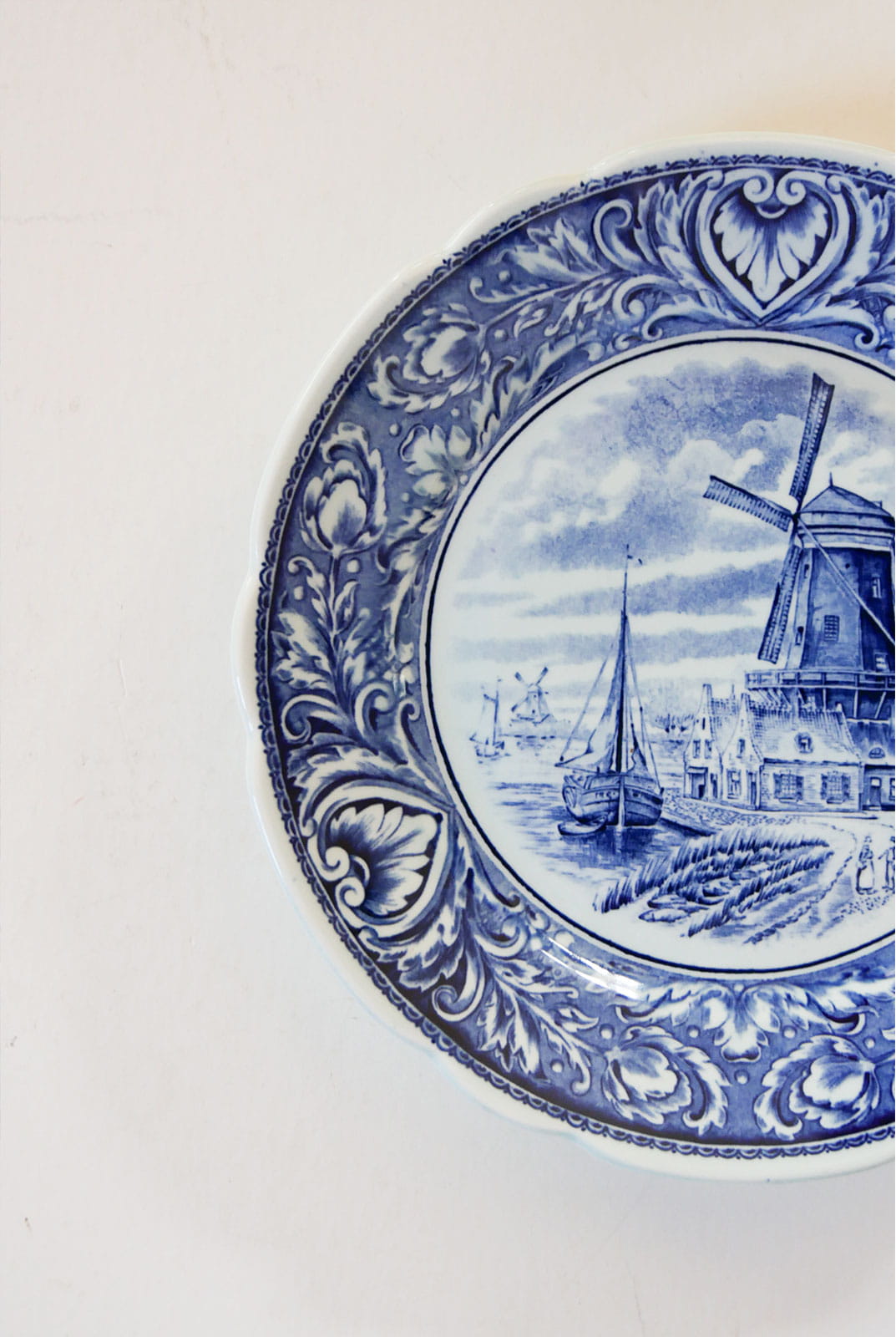 Vintage-Delft-Windmill-Decorative-Plate, DElft Plate Wall, Windmill Plate Wall, Vintage Delft Decor, Vintage BLue White Windmill DEcor, Vintage Cottage Windmill Decor, Vintage Blue and White Plate Wall