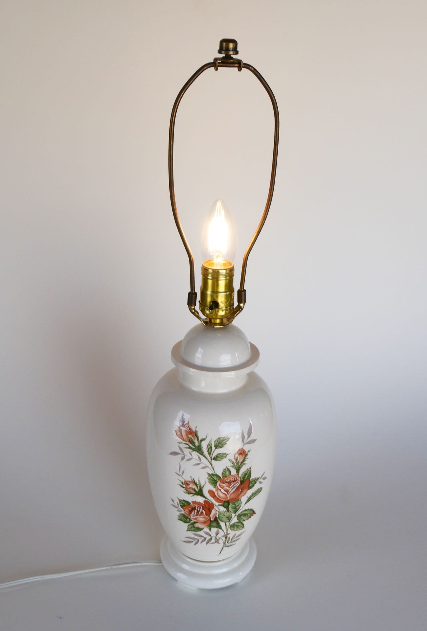 Vintage Floral Design Table Lamp, Cottagecore Lamp, Cottage Table Lamp, Vintage Cottagecore Lighting, Vintage Floral Table Lamp, Vintage Cottage Lighting, Vintage Floral Lighting, Vintage Home Decor