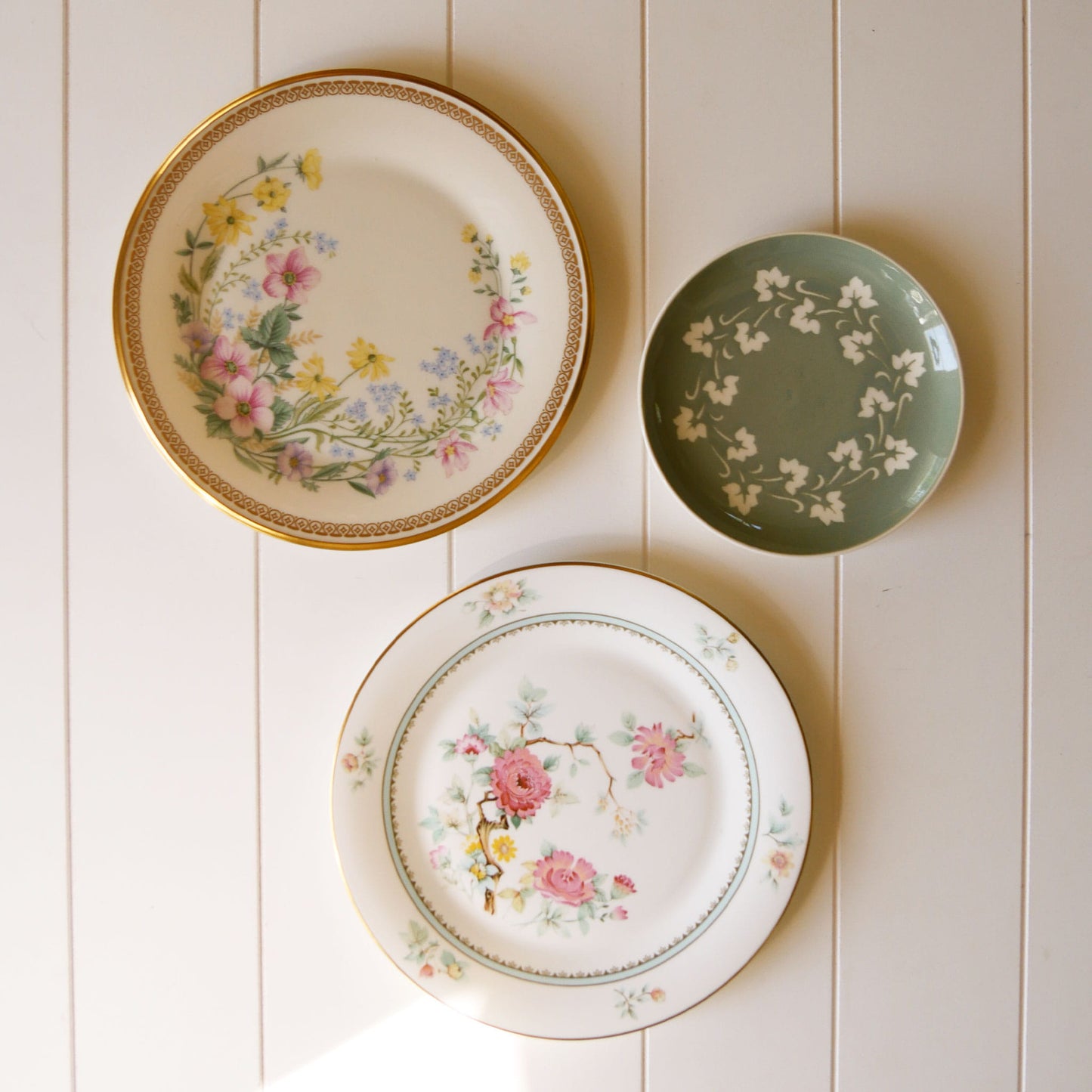 Vintage Floral Plate Gallery Wall Collection, Floral PLate Wall, Vintage Floral Plates, Vintage Plate Gallery Wall, Vintage Plate Wall, Floral Vintage Plate Collection, Cottagecore Plate Collection