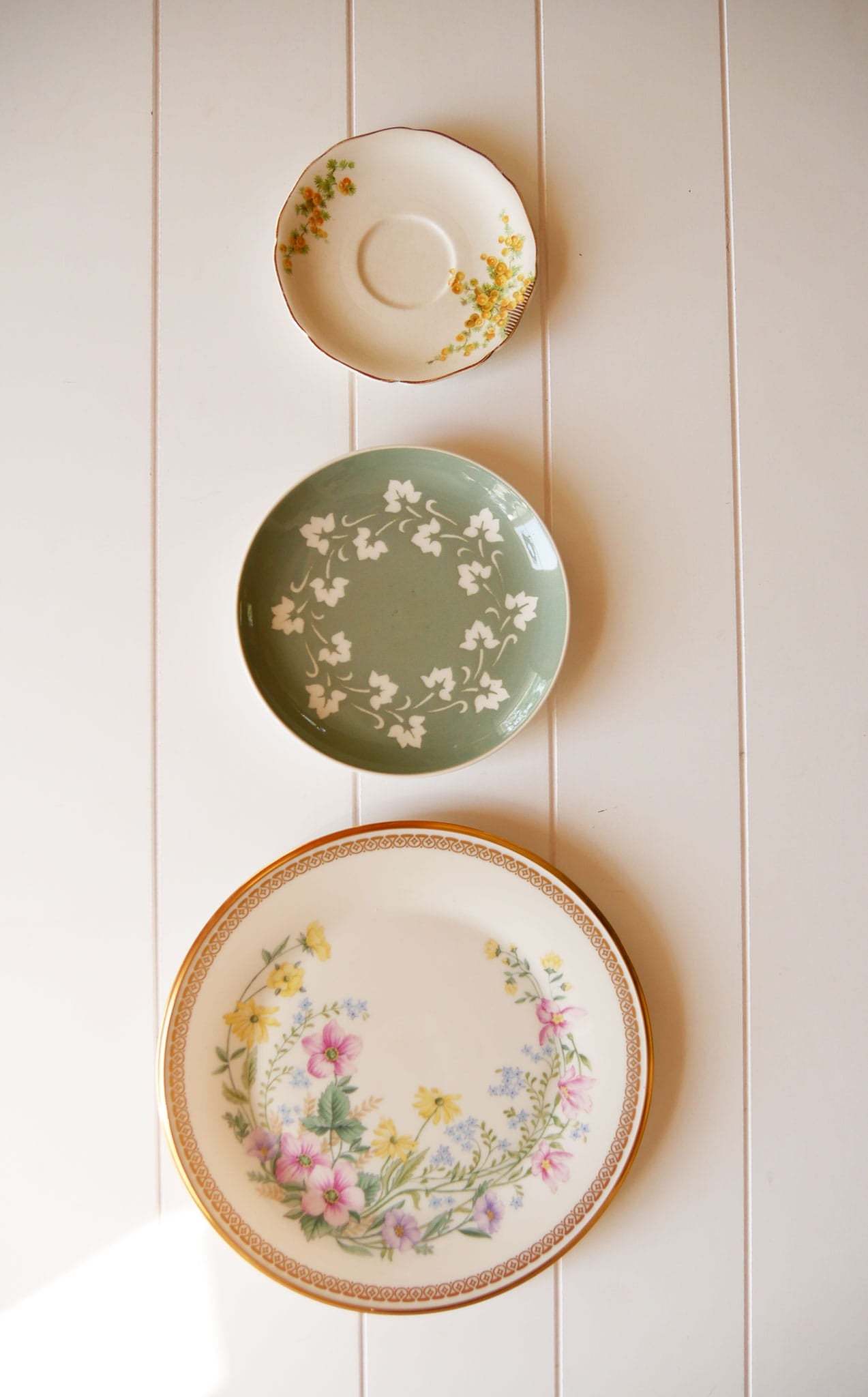 Vintage Floral Plate Gallery Wall Collection, Floral PLate Wall, Vintage Floral Plates, Vintage Plate Gallery Wall, Vintage Plate Wall, Floral Vintage Plate Collection, Cottagecore Plate Collection
