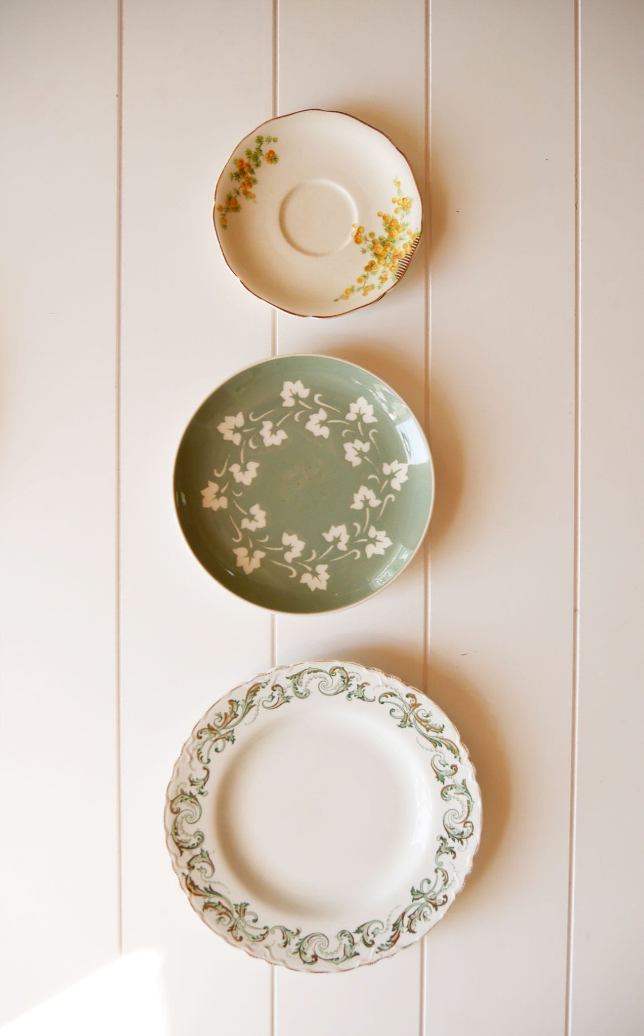 Vintage Floral Plate Gallery Wall Collection, Floral PLate Wall, Vintage Floral Plates, Vintage Plate Gallery Wall, Vintage Plate Wall, Floral Vintage Plate Collection, Cottagecore Plate Collection