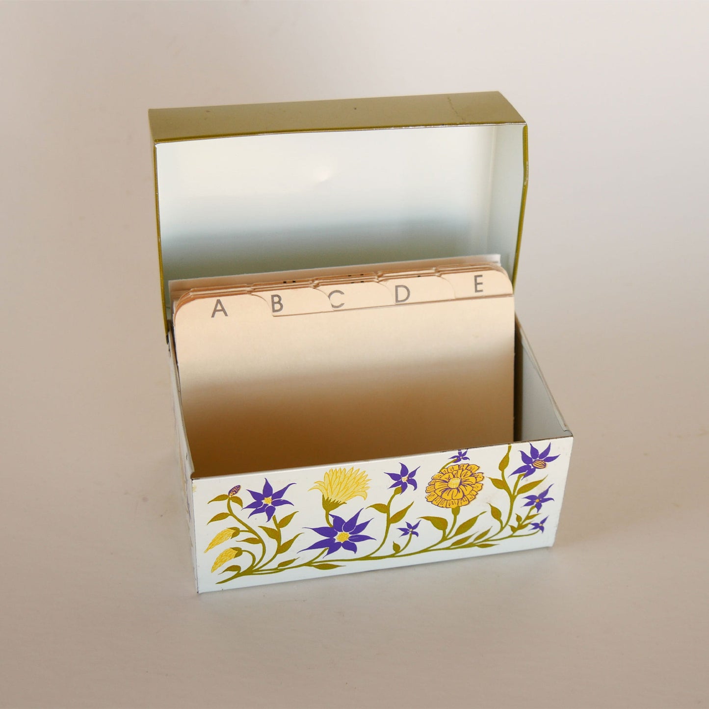 Vintage Floral Retro Metal Recipe Holder, Vintage Recipe Holder, Vintage Recipe Box, Vintage Retro Kitchen Decor, Vintage Metal Tin, Metal Tin Recipe Holder, Vintage Floral Metal Tin, Retro Kitchen DEcor, Retro Recipe Holder, Vintage Floral Metal Recipe Box