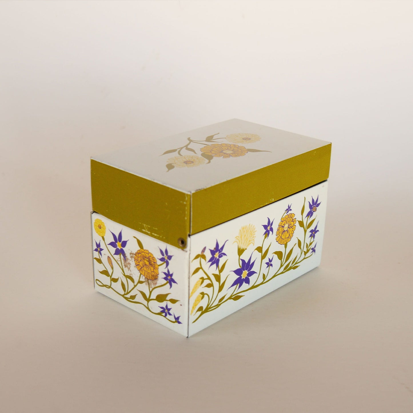 Vintage Floral Retro Metal Recipe Holder, Vintage Recipe Holder, Vintage Recipe Box, Vintage Retro Kitchen Decor, Vintage Metal Tin, Metal Tin Recipe Holder, Vintage Floral Metal Tin, Retro Kitchen DEcor, Retro Recipe Holder, Vintage Floral Metal Recipe Box