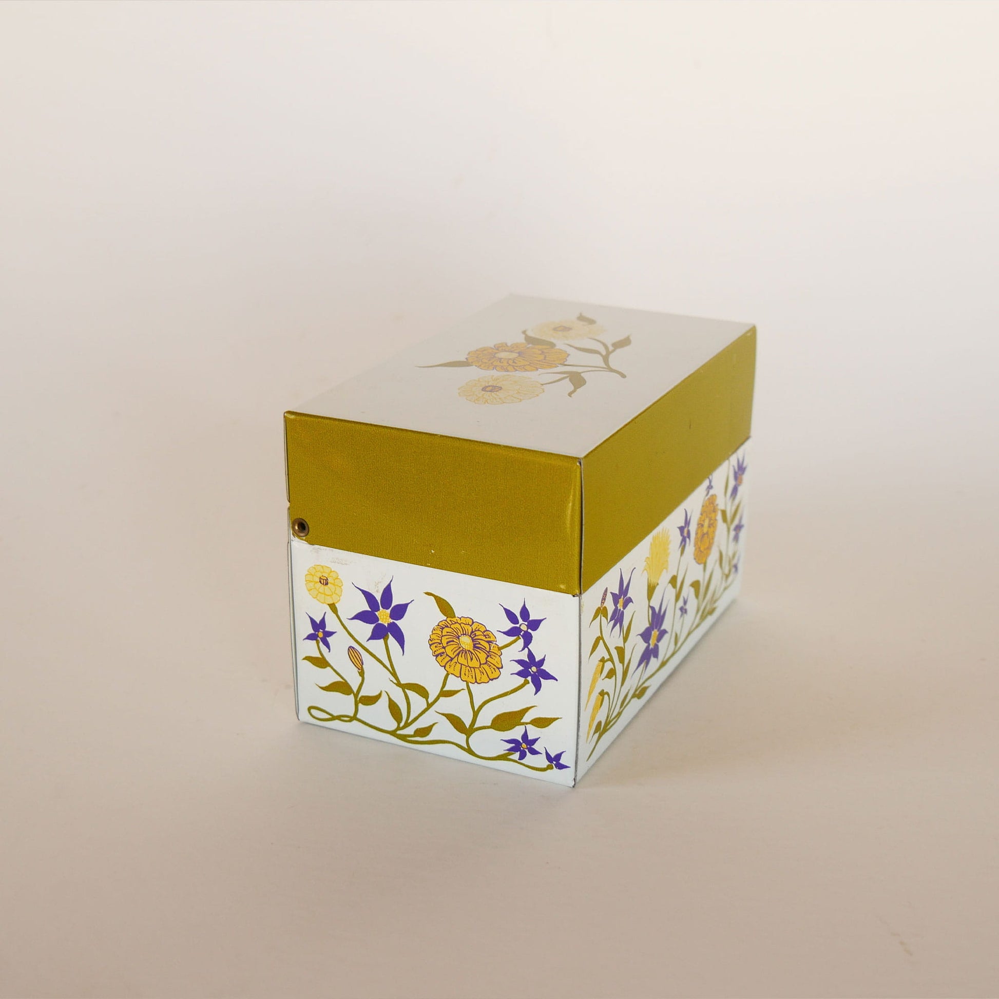 Vintage Floral Retro Metal Recipe Holder, Vintage Recipe Holder, Vintage Recipe Box, Vintage Retro Kitchen Decor, Vintage Metal Tin, Metal Tin Recipe Holder, Vintage Floral Metal Tin, Retro Kitchen DEcor, Retro Recipe Holder, Vintage Floral Metal Recipe Box