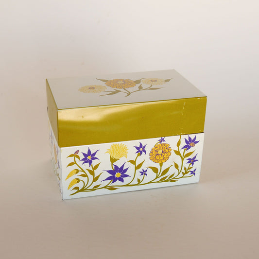 Vintage Floral Retro Metal Recipe Holder, Vintage Recipe Holder, Vintage Recipe Box, Vintage Retro Kitchen Decor, Vintage Metal Tin, Metal Tin Recipe Holder, Vintage Floral Metal Tin, Retro Kitchen DEcor, Retro Recipe Holder, Vintage Floral Metal Recipe Box