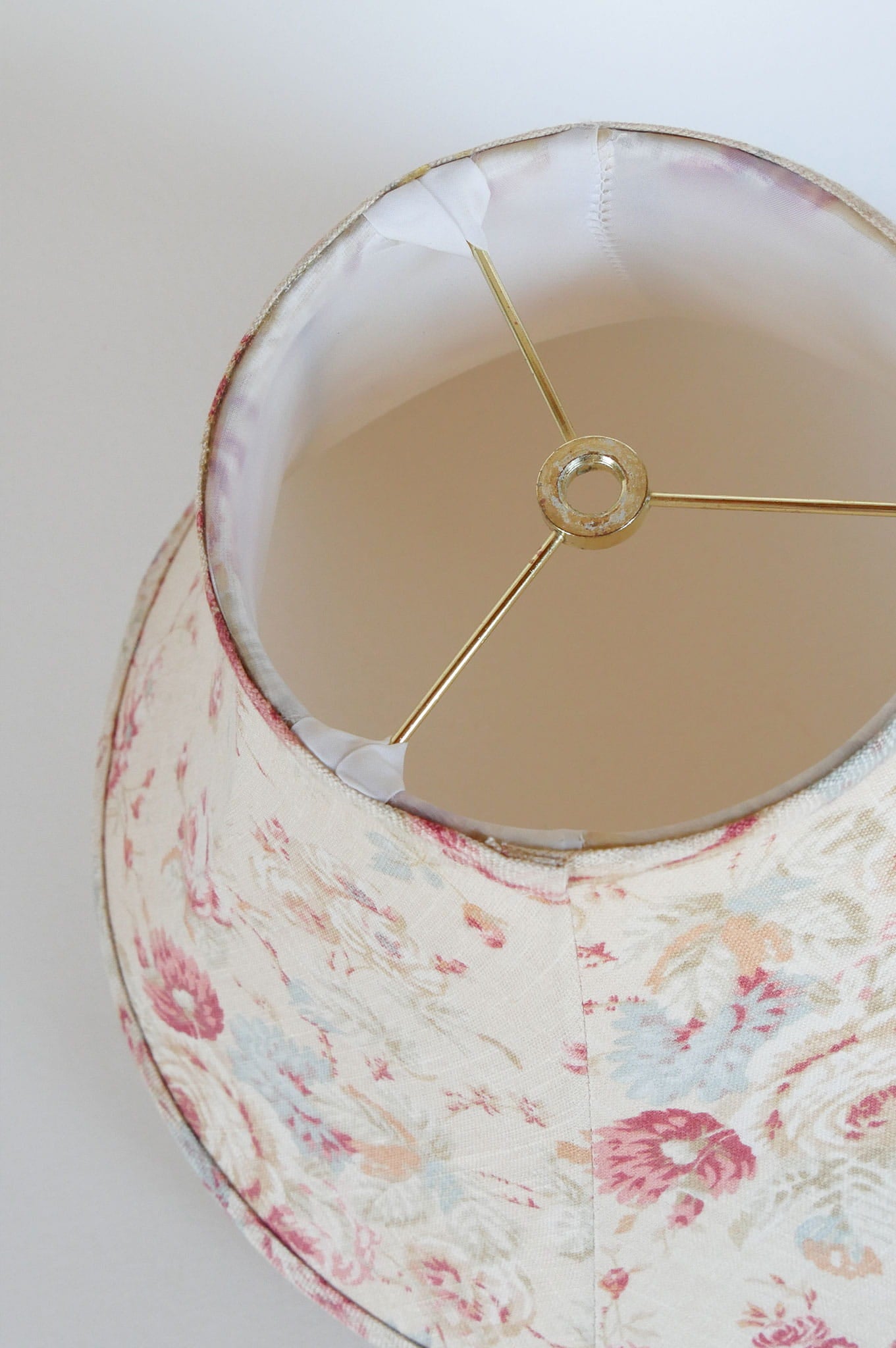 Rose Floral Lamp Shade 15x6x9, Vintage Floral Lamp Shade, Cottagecore Lamp Shade, Vintage Cottage Lamp Shade, Vintage COttagecore Lighting, Vintage Floral Lighting, Vintage Lighting, Vintage Cottage Lighting, Vintage Home Decor