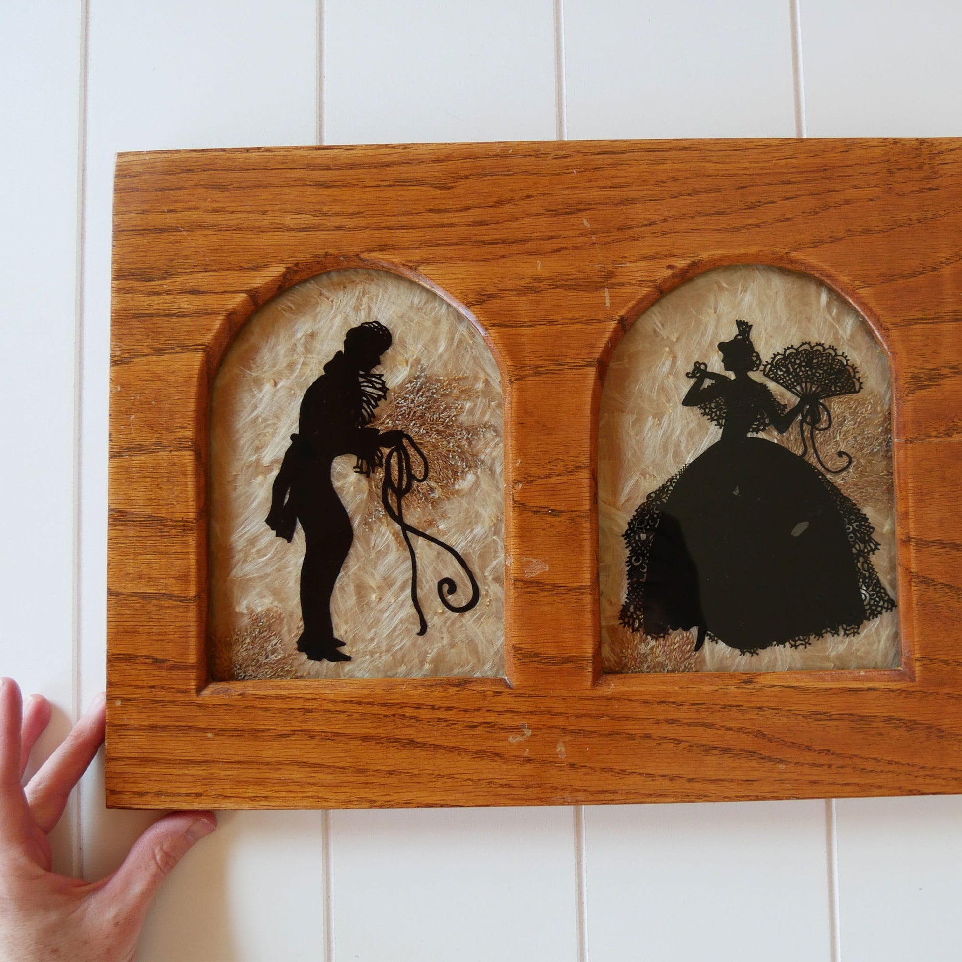 Vintage Wood Framed Dried Floral with Reverse Painted Silhouette Couple, Vintage 1930s Silhouette Couple, Vintage Wood Framed Reverse Painted Couple, Vintage Wall Decor, Vintage Victorian Wall Decor