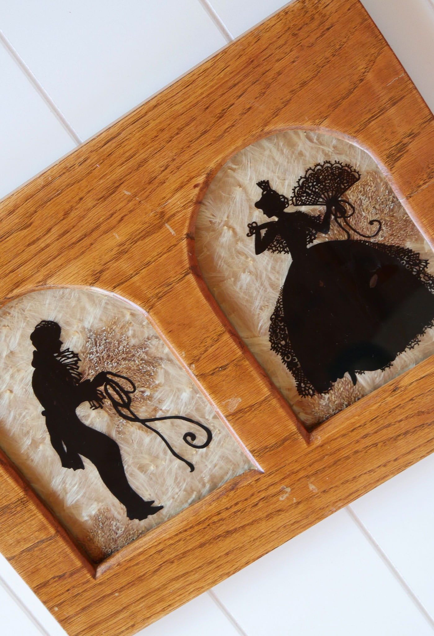 Vintage Wood Framed Dried Floral with Reverse Painted Silhouette Couple, Vintage 1930s Silhouette Couple, Vintage Wood Framed Reverse Painted Couple, Vintage Wall Decor, Vintage Victorian Wall Decor