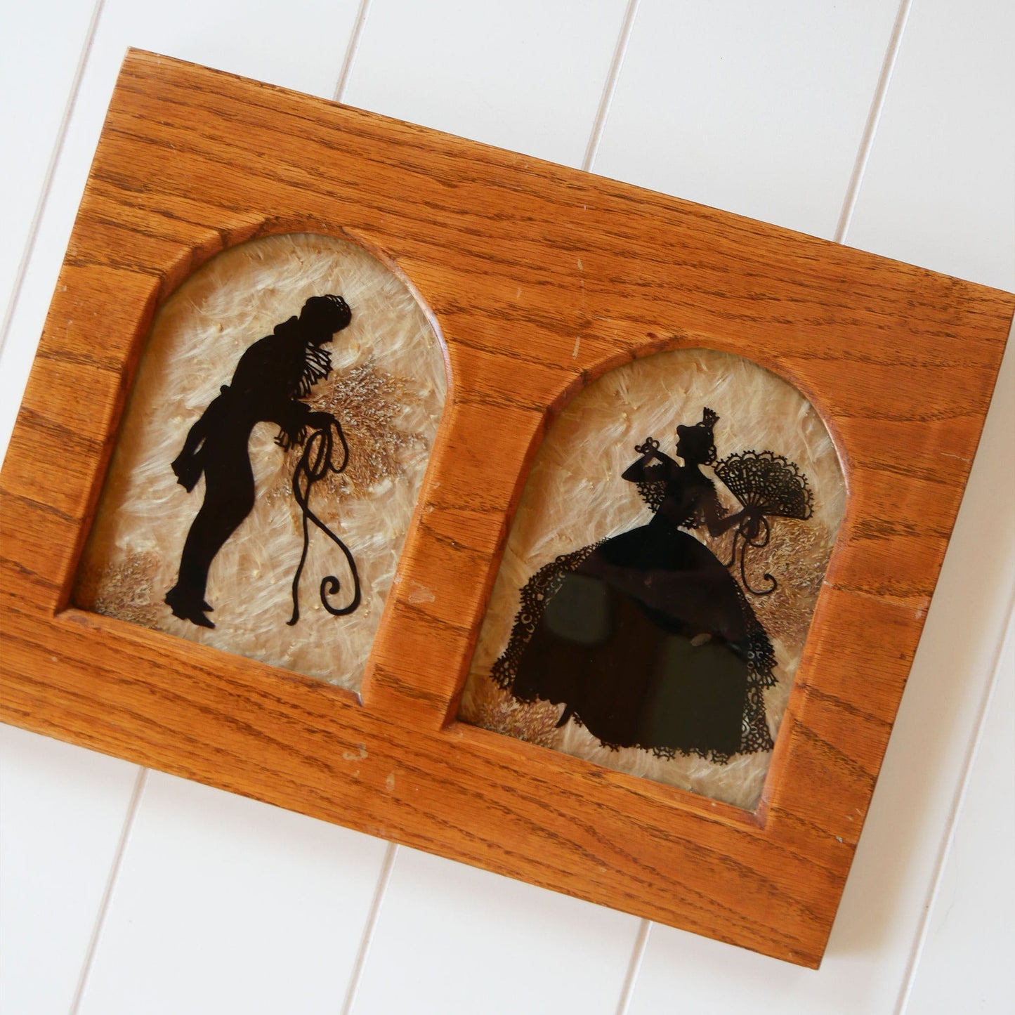 Vintage Wood Framed Dried Floral with Reverse Painted Silhouette Couple, Vintage 1930s Silhouette Couple, Vintage Wood Framed Reverse Painted Couple, Vintage Wall Decor, Vintage Victorian Wall Decor