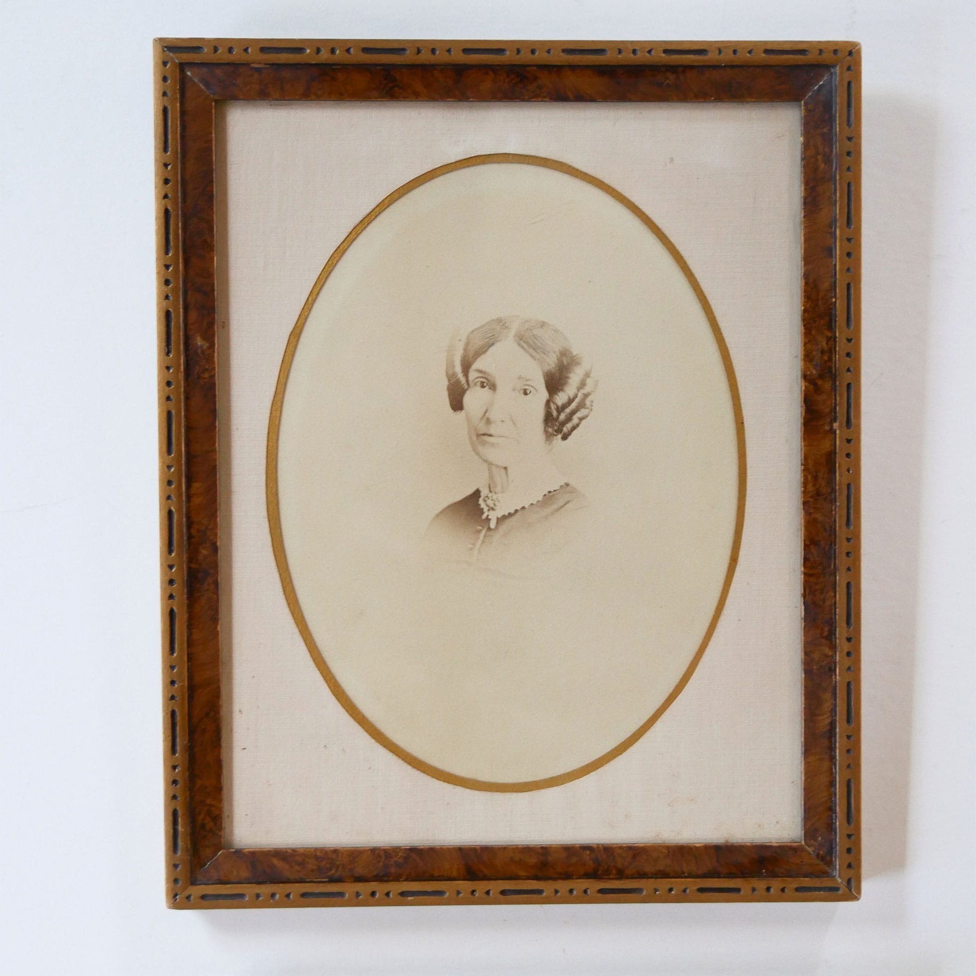 Vintage Framed Man and Woman Portraits, Vintage Photos, Vintage Man Portrait, Vintage Woman Portrait, Apothecrary Photos, Husband and Wife Vintage Portraits