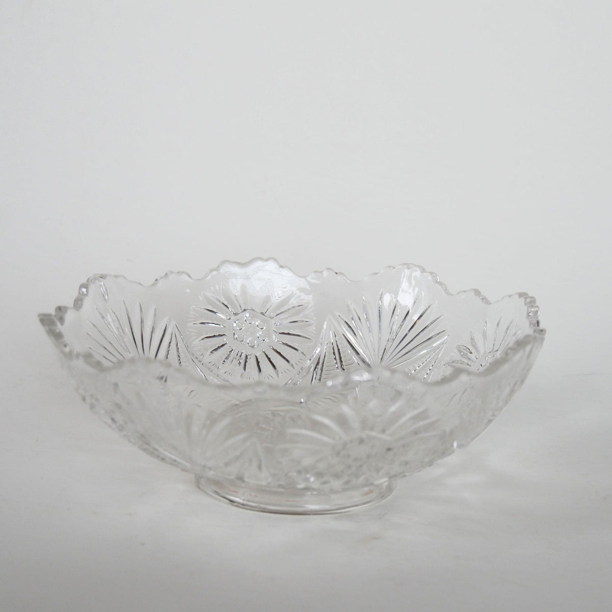 Vintage Clear Pressed Glass Sunflower Bowl, Vintage Sunflower Glass Bowl, Clear Glass Sunflower BOwl, Vintage Flower Candy Dish, Vintage Crystal Sunflower Candy Dish