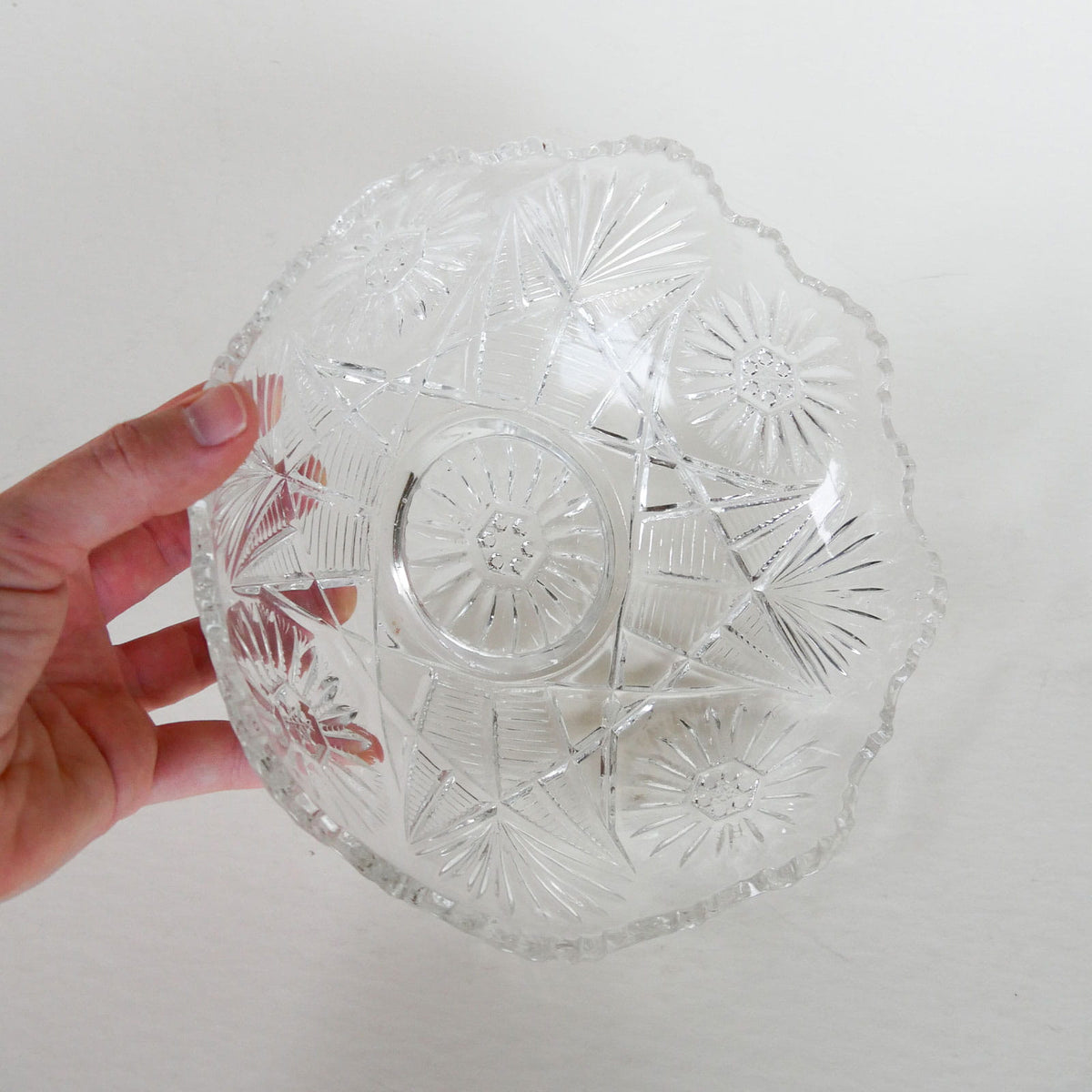 Vintage Clear Pressed Glass Sunflower Bowl, Vintage Sunflower Glass Bowl, Clear Glass Sunflower BOwl, Vintage Flower Candy Dish, Vintage Crystal Sunflower Candy Dish