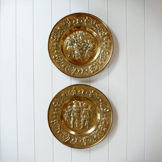 Vintage Embossed Brass Colonial Scene Wall Plates, Vintage Brass Plates, Decorative Brass Plate, Colonial Brass Plate DEcor, Vintage Colonial Wall Decor