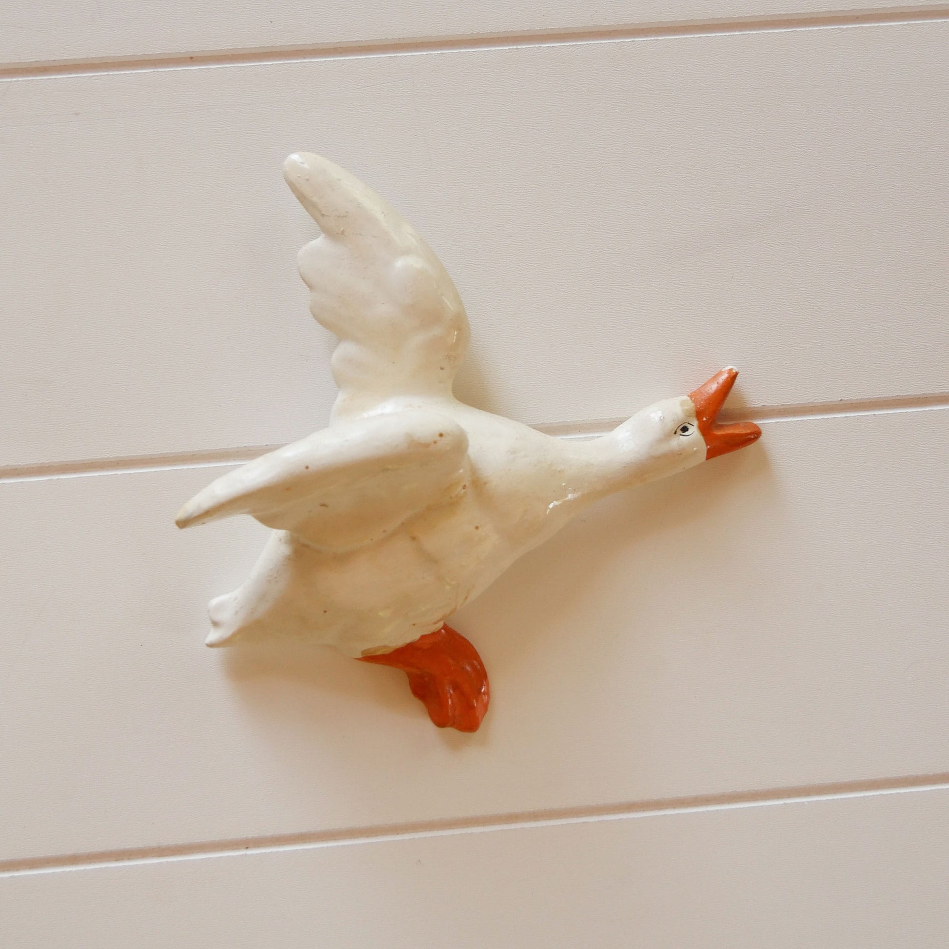 Vintage Goose Chalkware Plaque, Vintage Goose Decor, Vintage Goose Wall Decor, VIntage Cottagecore Decor, Vintage Cottage Wall DEcor, Vintage Farmhouse Goose Decor