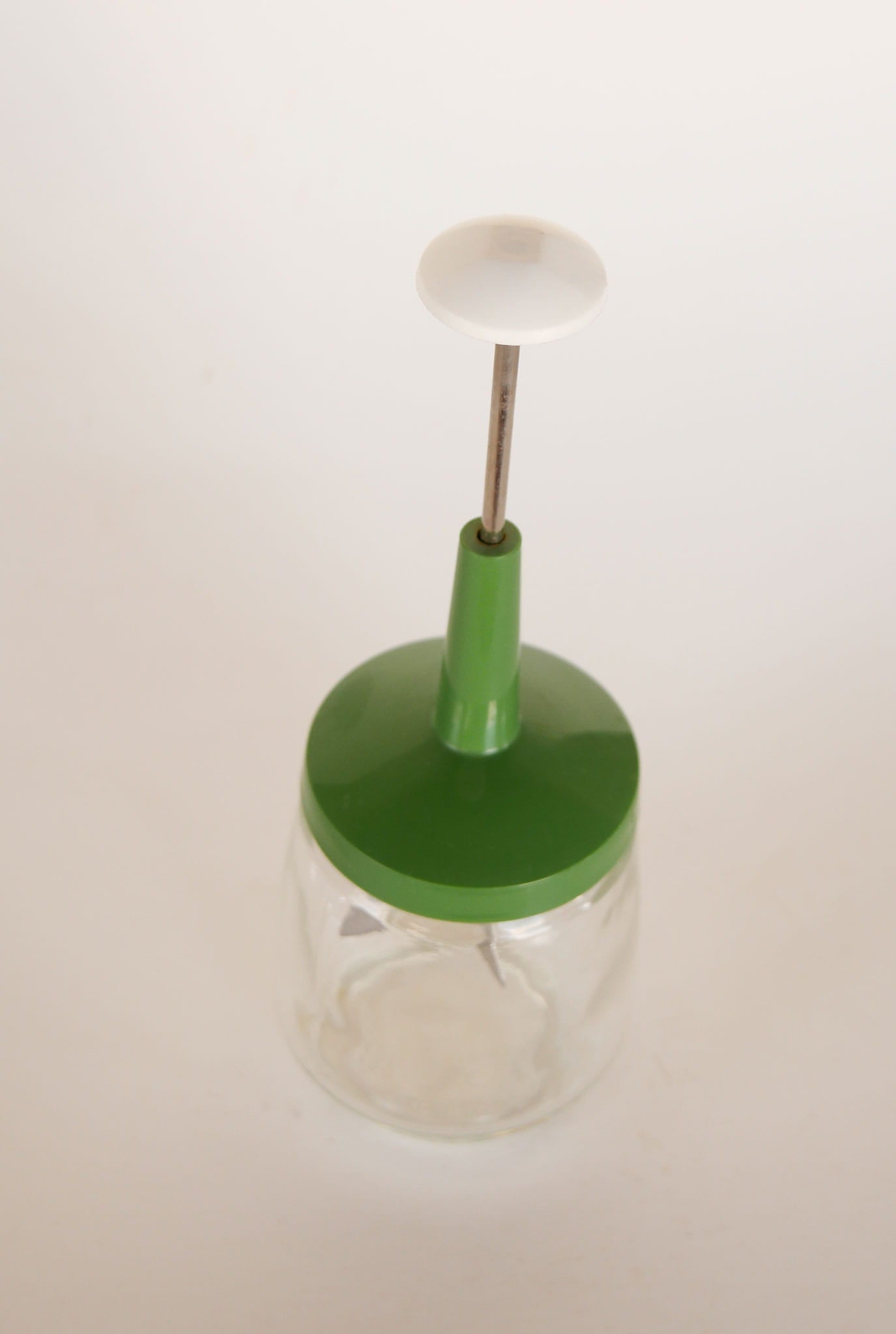 Vintage Avocado Green Food Mixer, Retro Green Kitchen Tools, Vintage Green Retro Kitchen, Vintage Avocado Green Tools, Vintage Avocado Green Kitchen DEcor, Retro Green Kitchen Decor, Avocado Nut Chopper