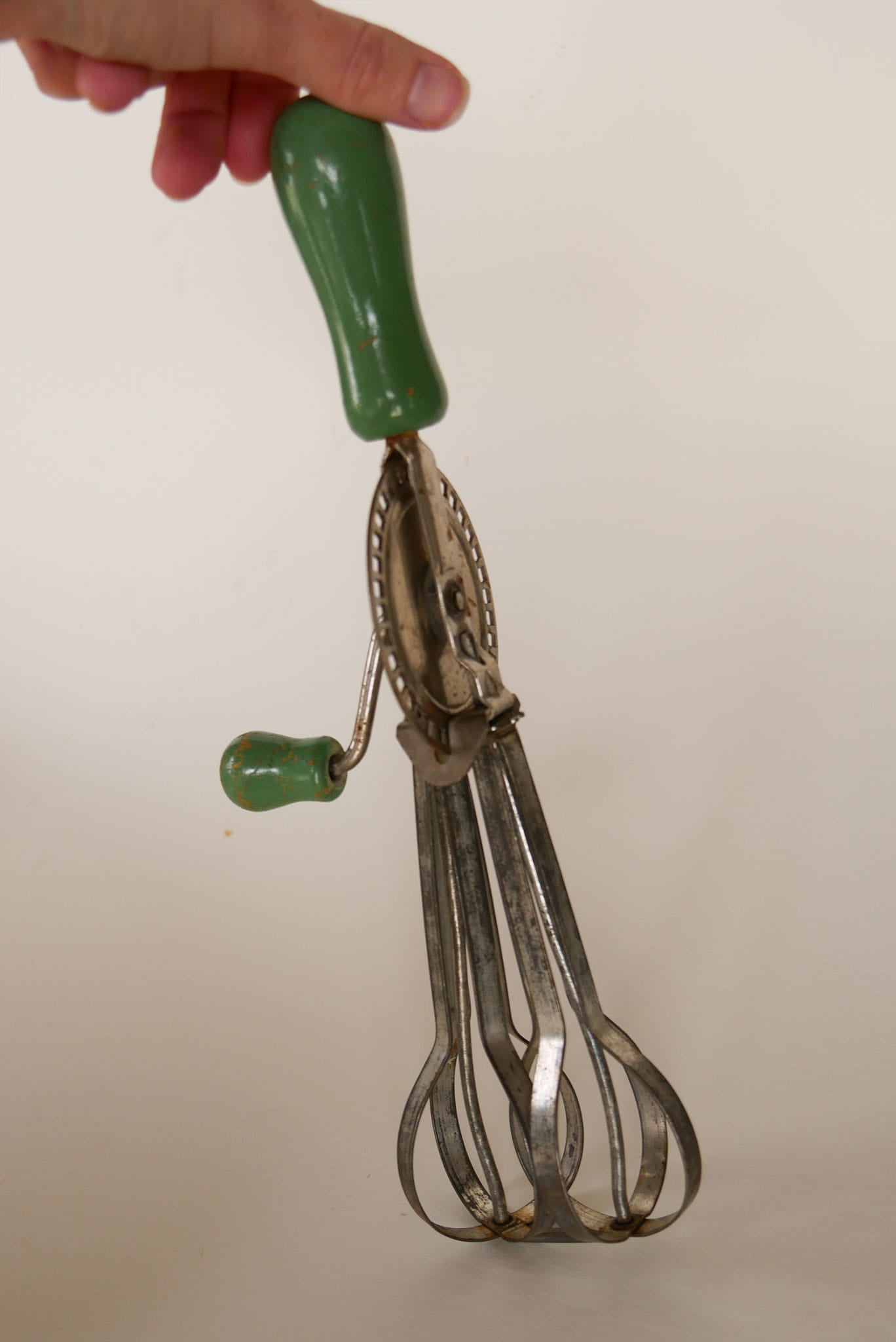 Vintage Handheld Mixer with Green Handles, Country Kitchen Utensils, Vintage Green Kitchen Utensils, Vintage REtro Green Kitchen, Vintage Egg Mixer, Vintage Green Handle Egg Mixer