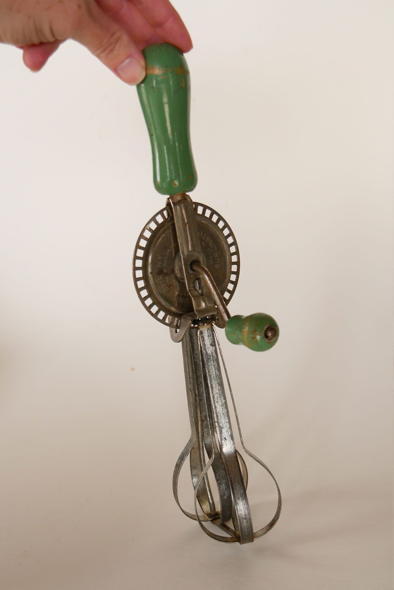 Vintage Handheld Mixer with Green Handles, Country Kitchen Utensils, Vintage Green Kitchen Utensils, Vintage REtro Green Kitchen, Vintage Egg Mixer, Vintage Green Handle Egg Mixer