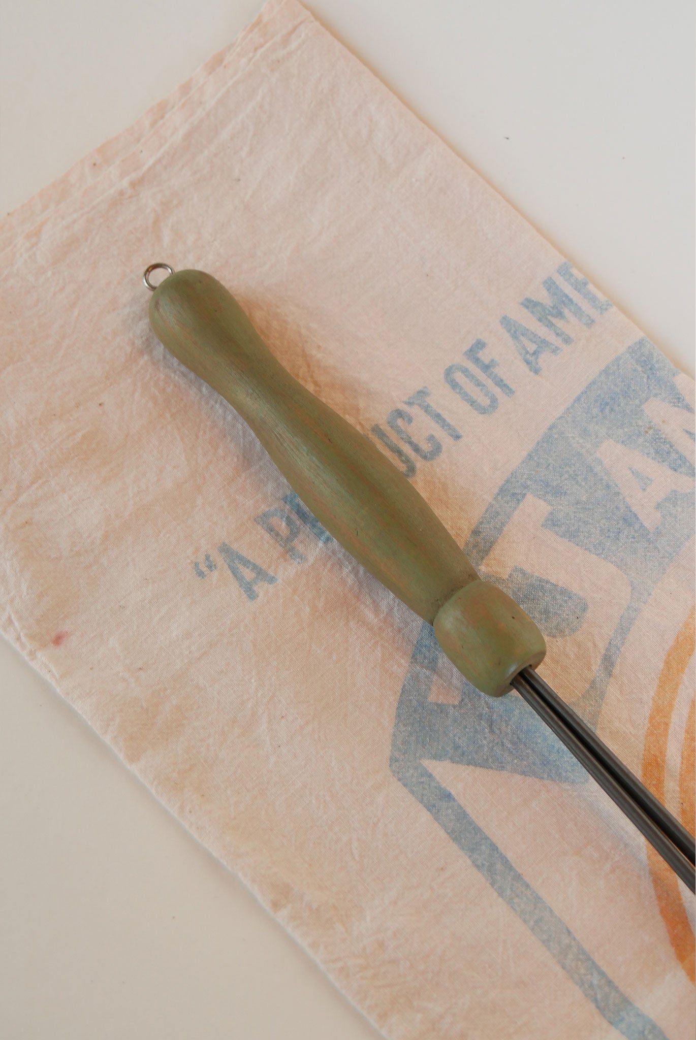 Vintage Soap Saver with Green Wood Handle, Vintage Tools, Vintage Kitchen Decor, Vintage Farmhouse Decor, Vintage Farmhouse Kitchen Decor