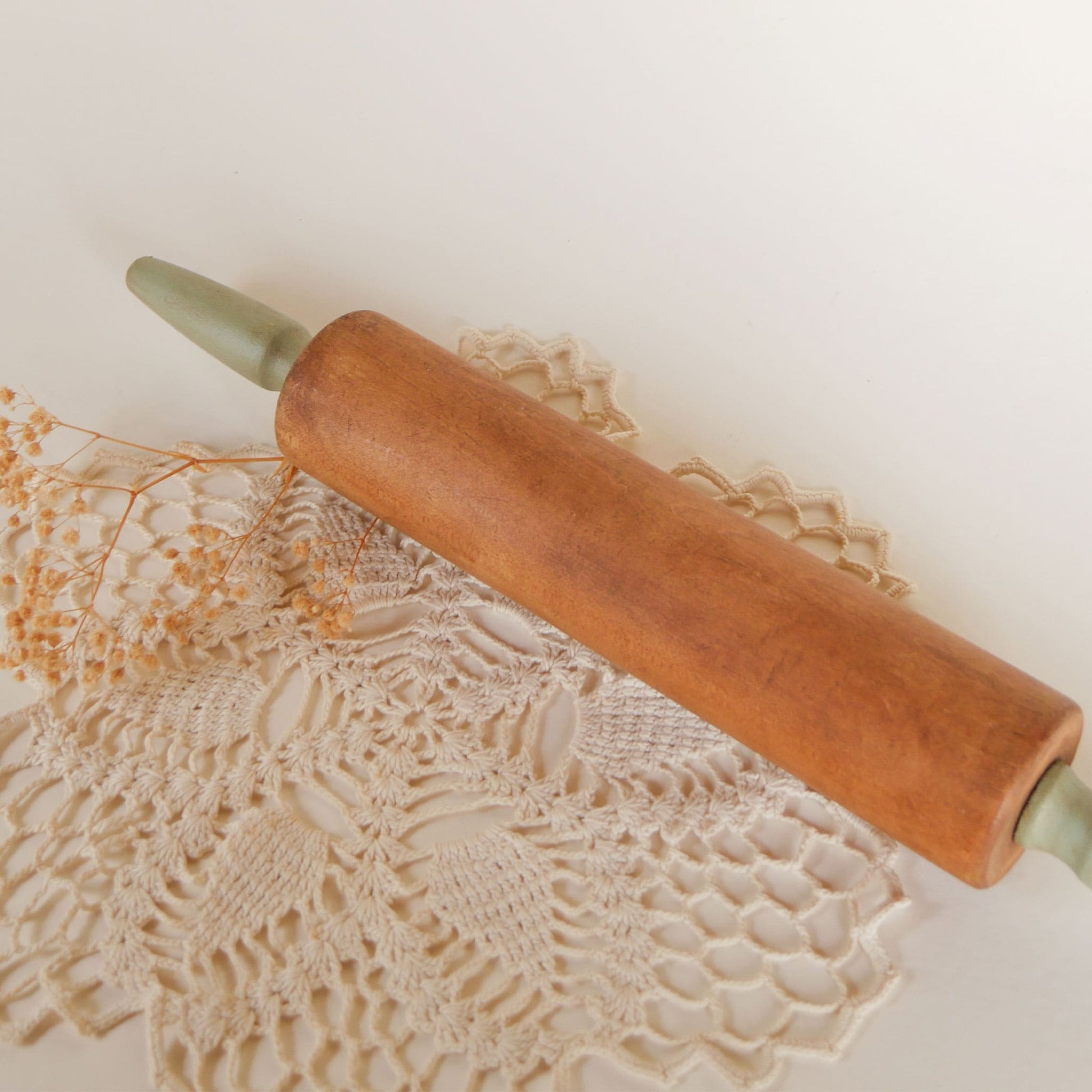 Vintage Wooden Green Handle 18in Rolling Pin Vintage Farmhouse Kitchen Decor Farmhouse Green Decor Green Rolling Pin Vintage Green Rolling Pin