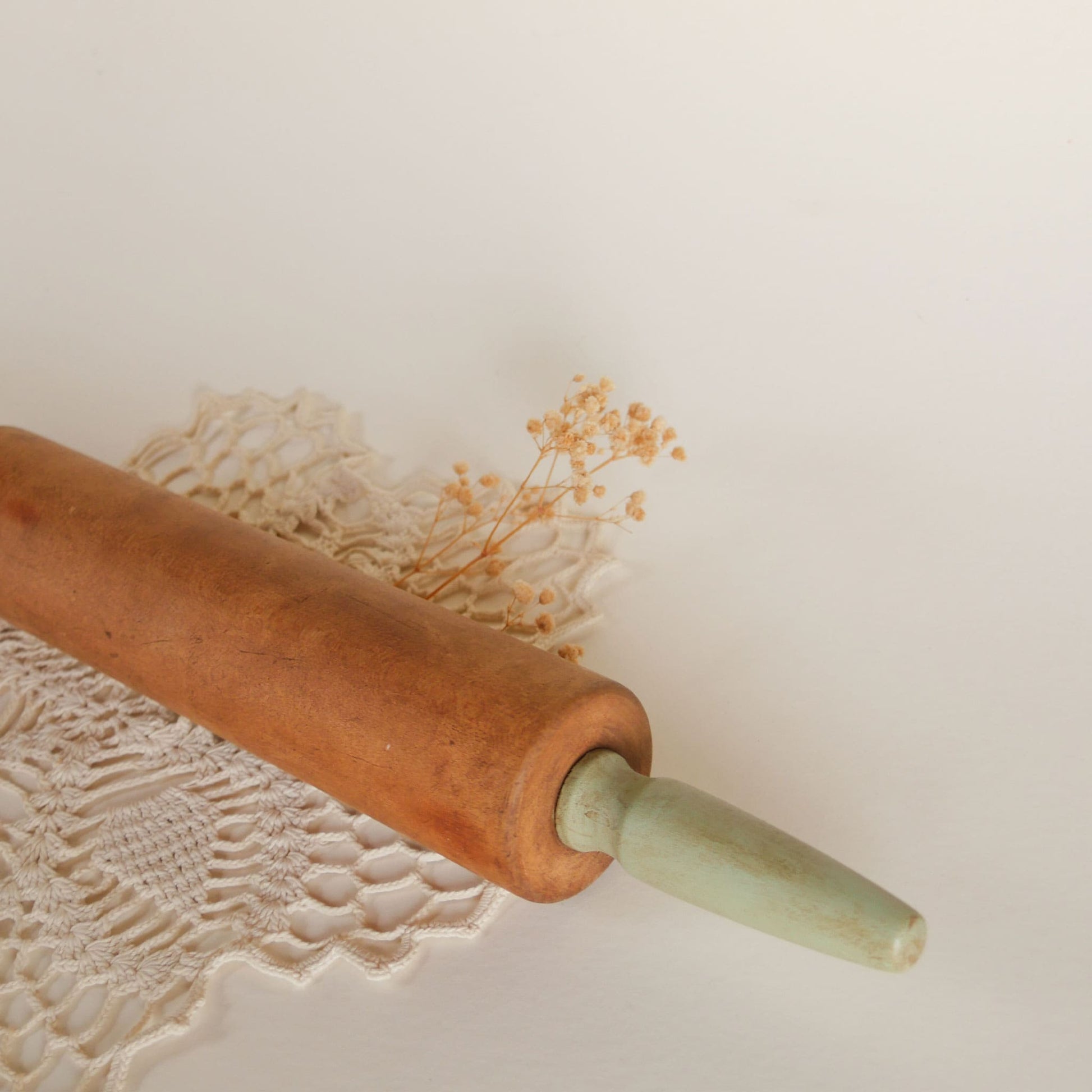 Vintage Wooden Green Handle 18in Rolling Pin Vintage Farmhouse Kitchen Decor Farmhouse Green Decor Green Rolling Pin Vintage Green Rolling Pin