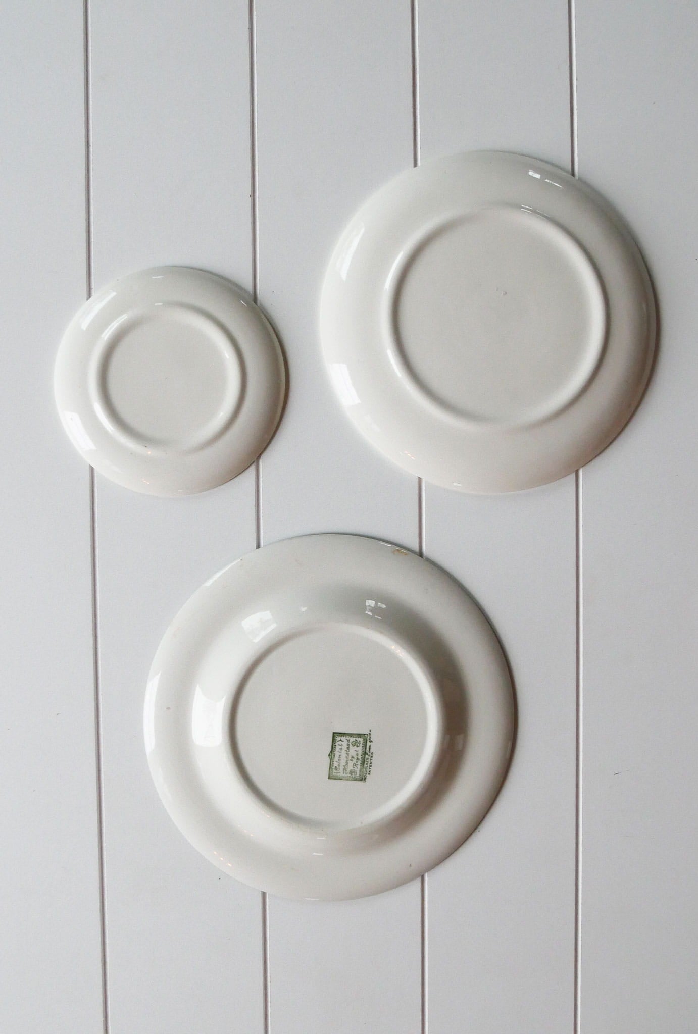 Vintage Green and White Farmhouse Plate Gallery Wall, Farmhouse Plate Wall, Vintage Country Plate Wall, Vintage Green and White Plate Wall, Vintage Currier and ives Plate Wall, Green and White Currier and Ives Plate, Primitive Plate Wall, Vintage Plate Wall, Vintage Wall Decor