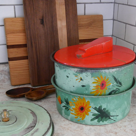 Vintage Green and Yellow Sunflower Metal Cake Carriers, Vintage Metal Cake Carriers. Vintage Sunflower Decor, Vintage Kitchen Decor, Vintage Home Decor