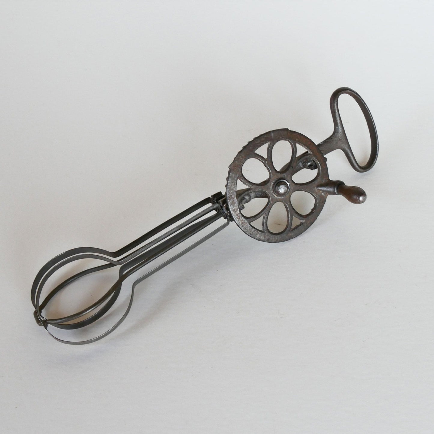 Vintage Metal Egg Mixer with Wood Handle, Vintage Kitchen Decor, Vintage Kitchen Tools, Vintage Farmhouse Kitchen TOols, Vintage Egg Mixer, Vintage Egg Beater