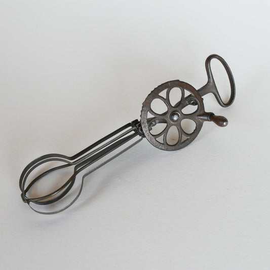 Vintage Metal Egg Mixer with Wood Handle, Vintage Kitchen Decor, Vintage Kitchen Tools, Vintage Farmhouse Kitchen TOols, Vintage Egg Mixer, Vintage Egg Beater