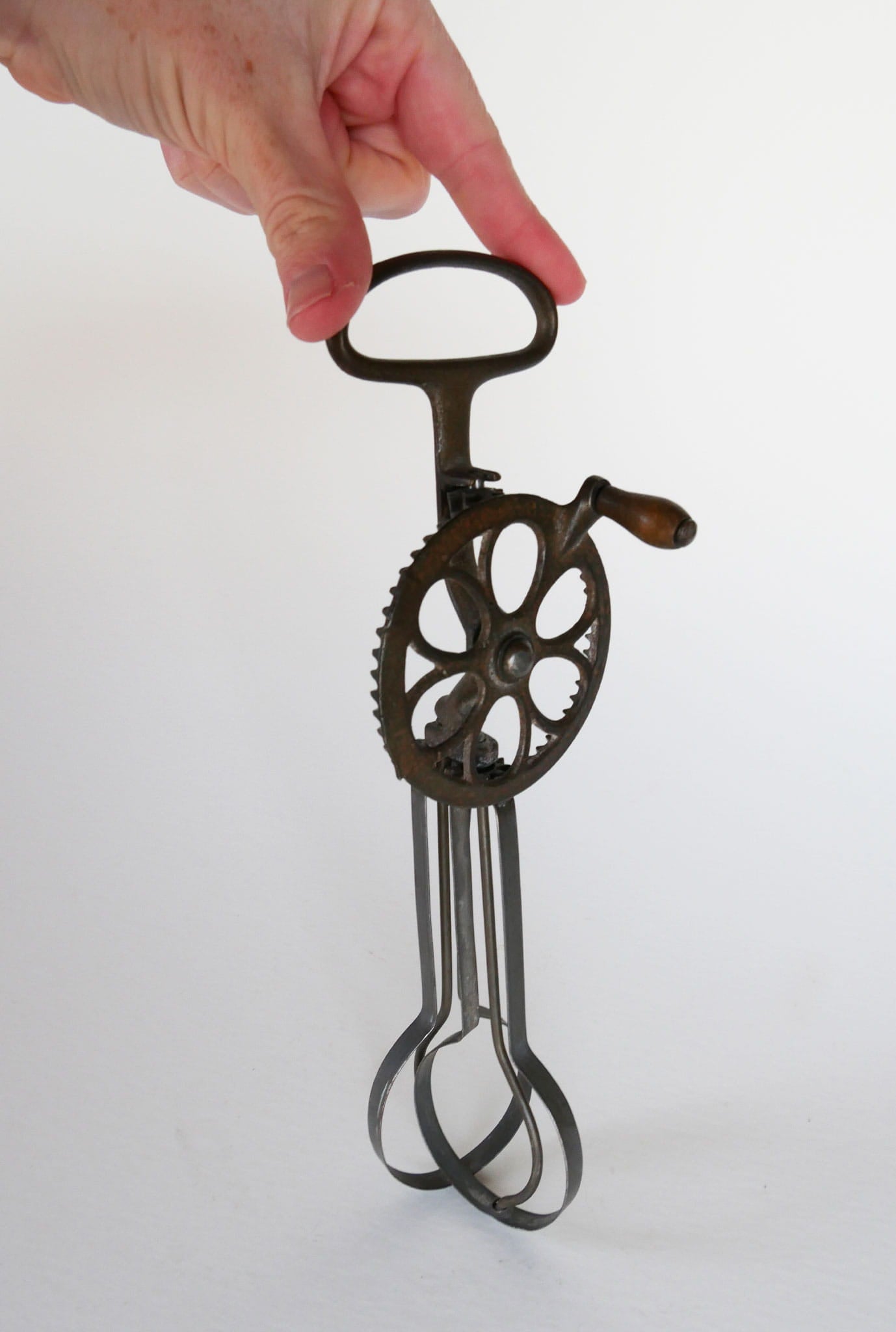 Vintage Metal Egg Mixer with Wood Handle, Vintage Kitchen Decor, Vintage Kitchen Tools, Vintage Farmhouse Kitchen TOols, Vintage Egg Mixer, Vintage Egg Beater